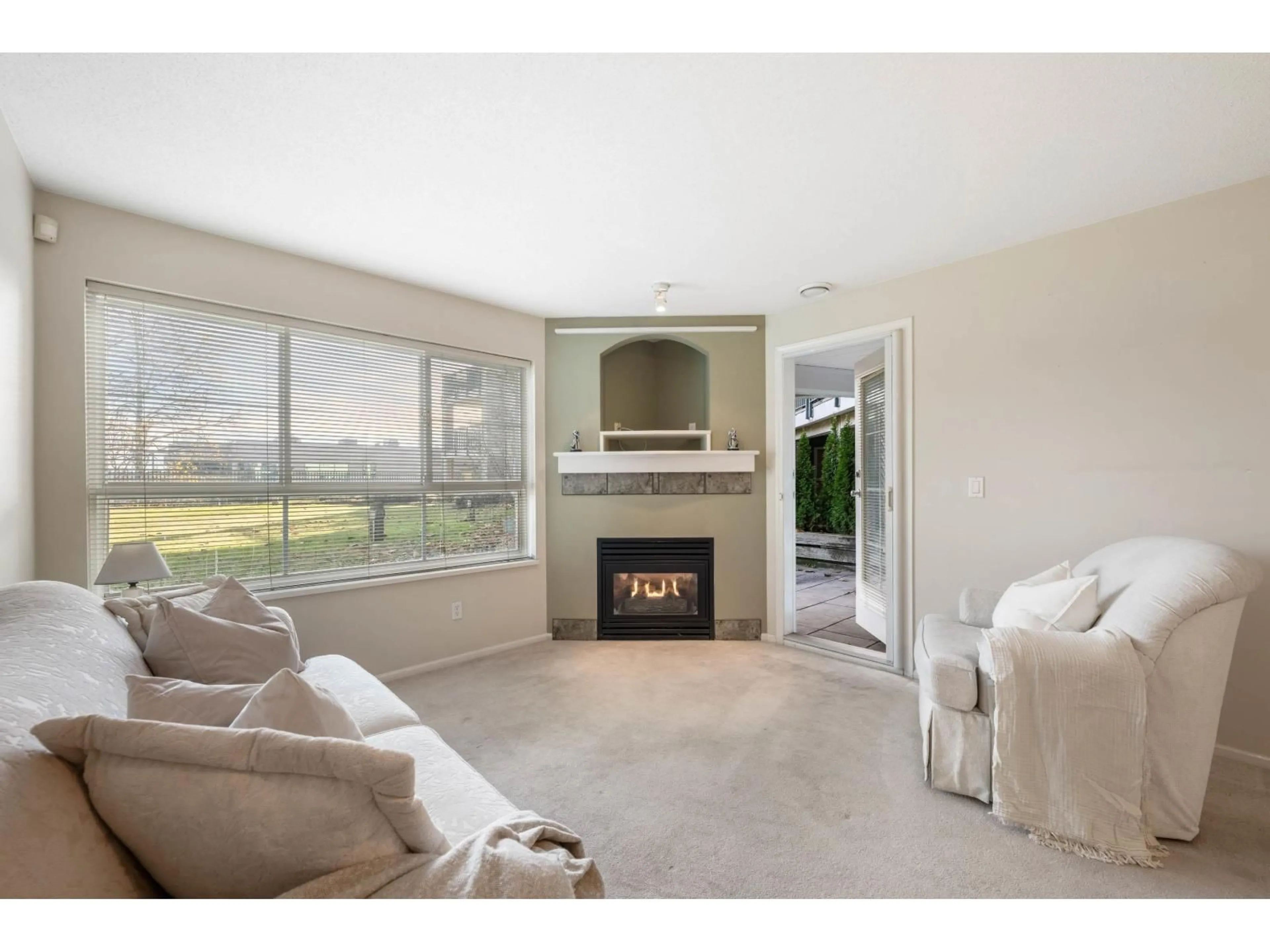 Living room with furniture, unknown for 109 - 6336 197 STREET, Langley British Columbia V2Y2T7