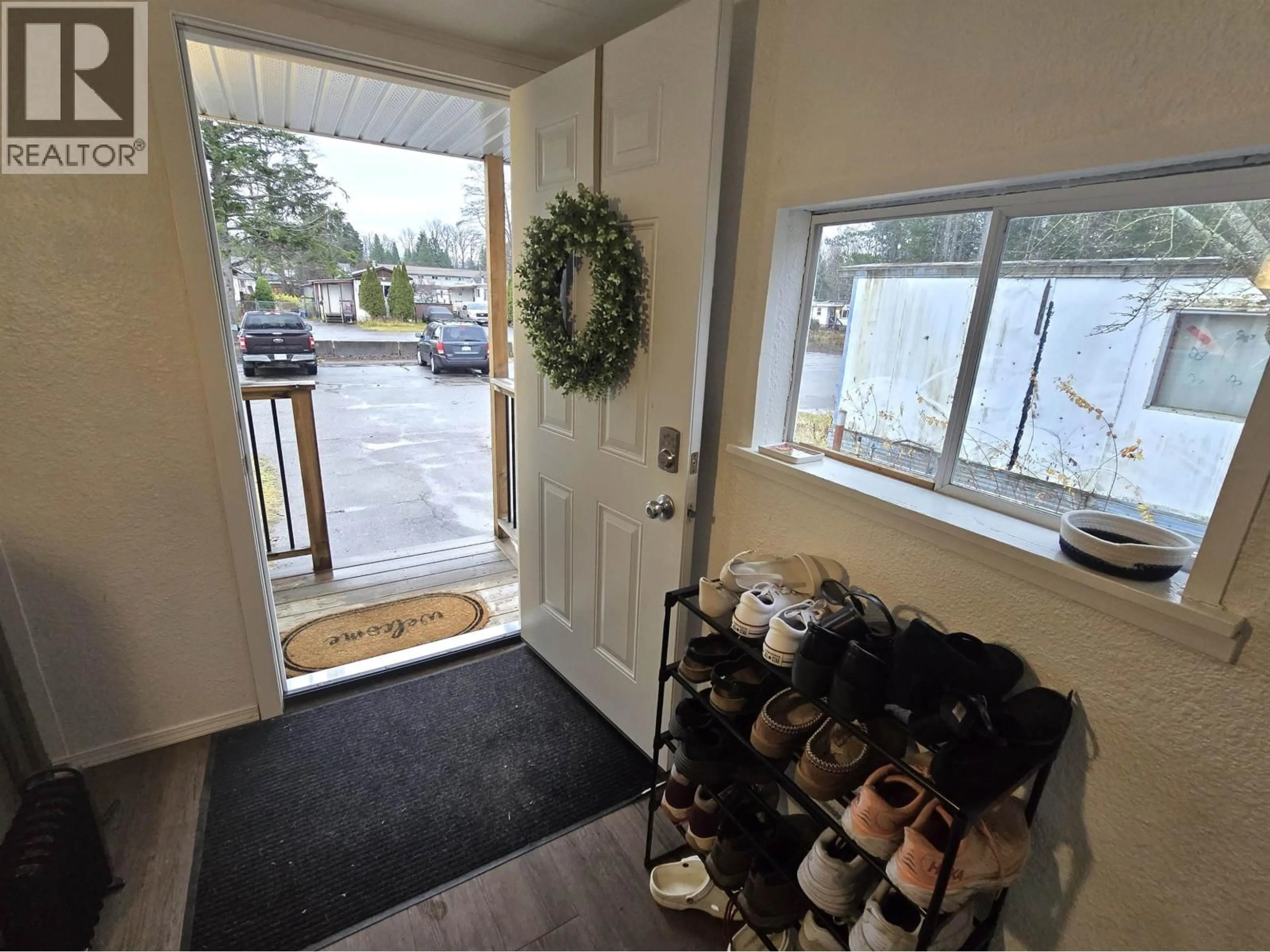 Indoor entryway for 64 - 4625 GRAHAM AVENUE, Terrace British Columbia V8G1A7