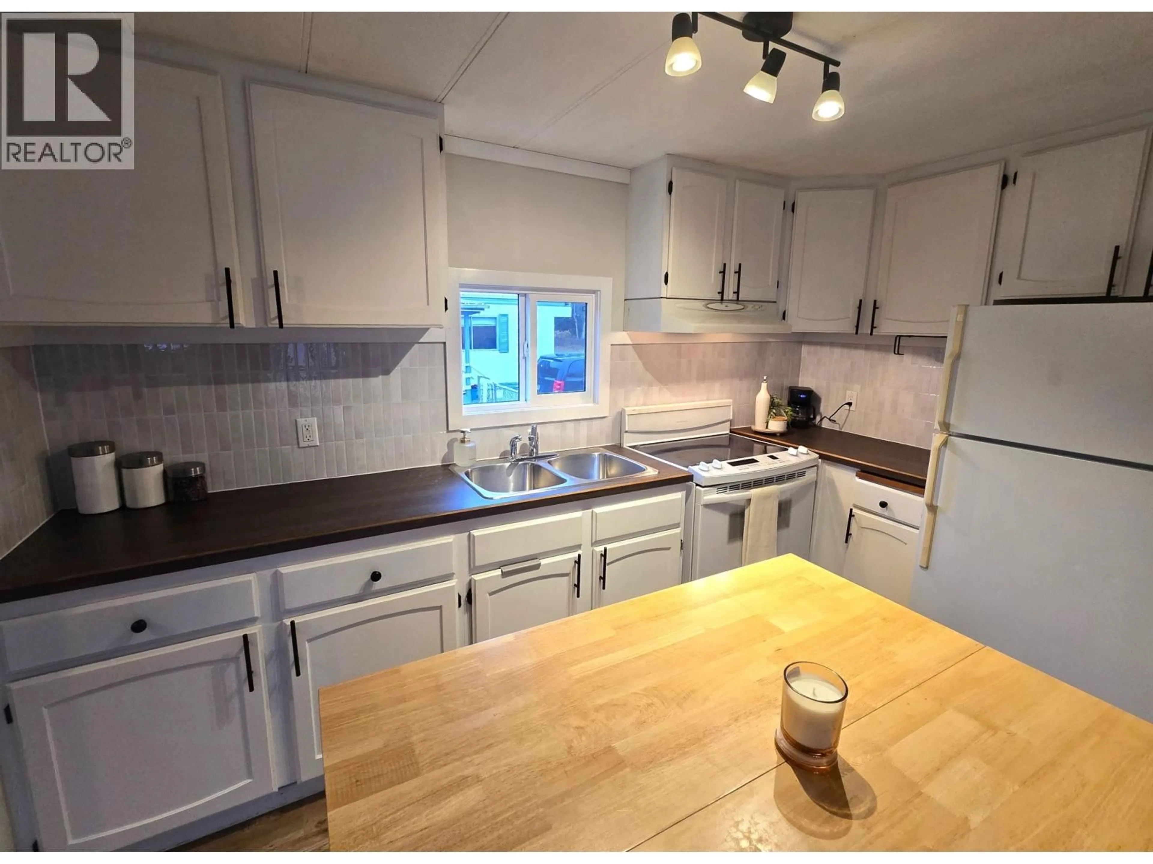 Standard kitchen, unknown for 64 - 4625 GRAHAM AVENUE, Terrace British Columbia V8G1A7