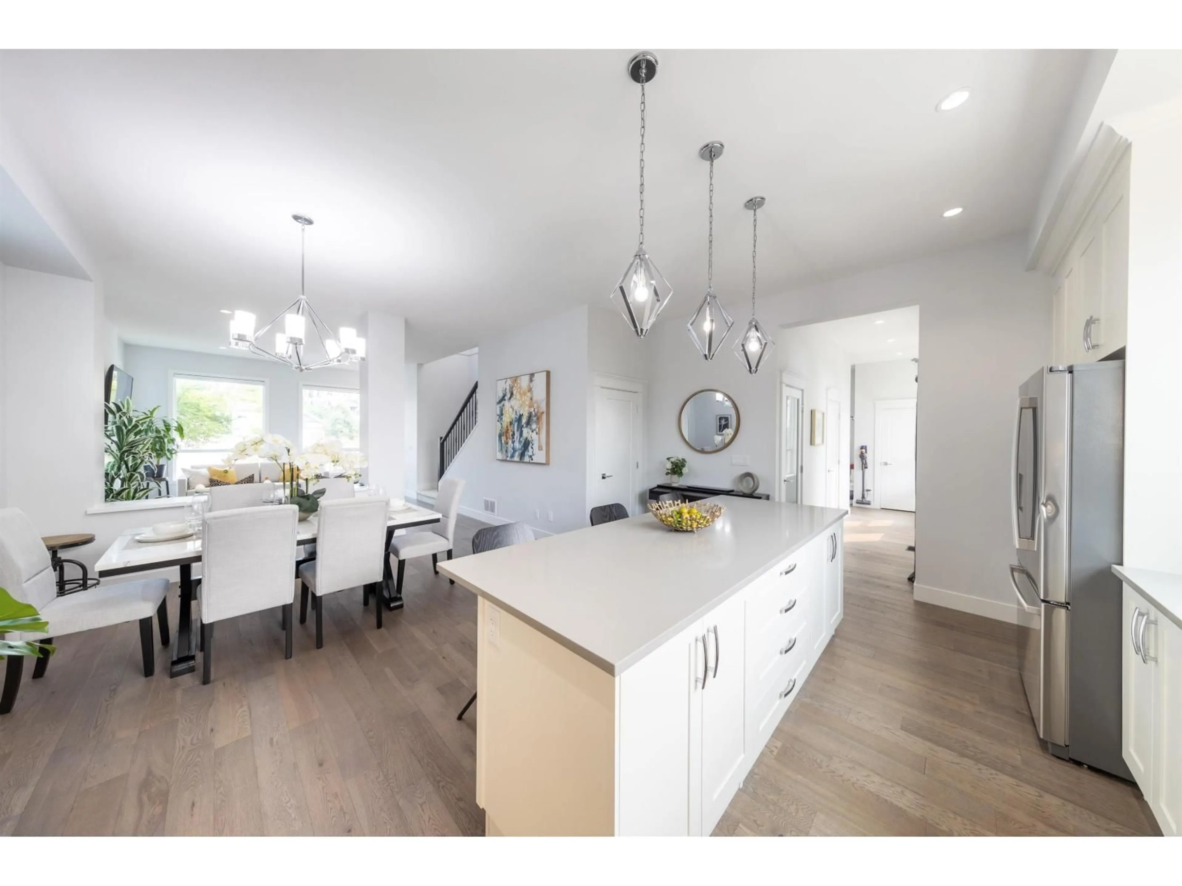 Open concept kitchen, unknown for 16586 21 AVENUE, Surrey British Columbia V3Z1B9