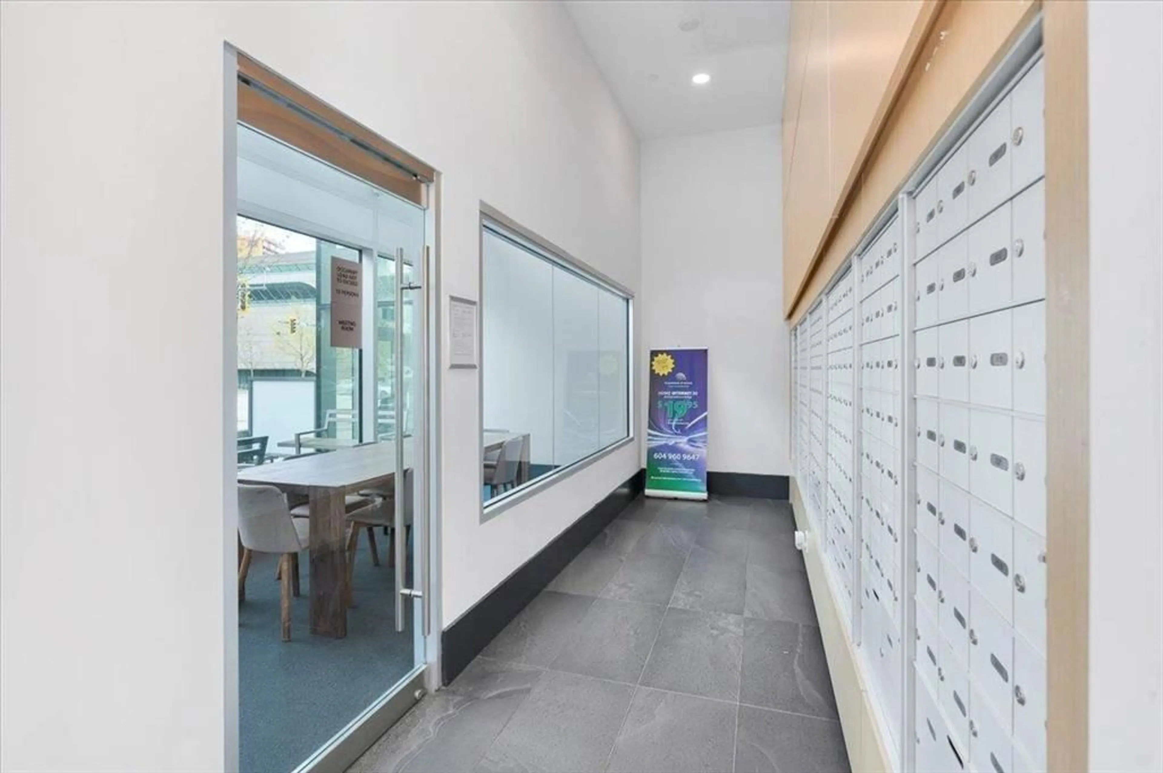 Indoor foyer for 1609 - 13438 CENTRAL AVENUE, Surrey British Columbia V3T0N2