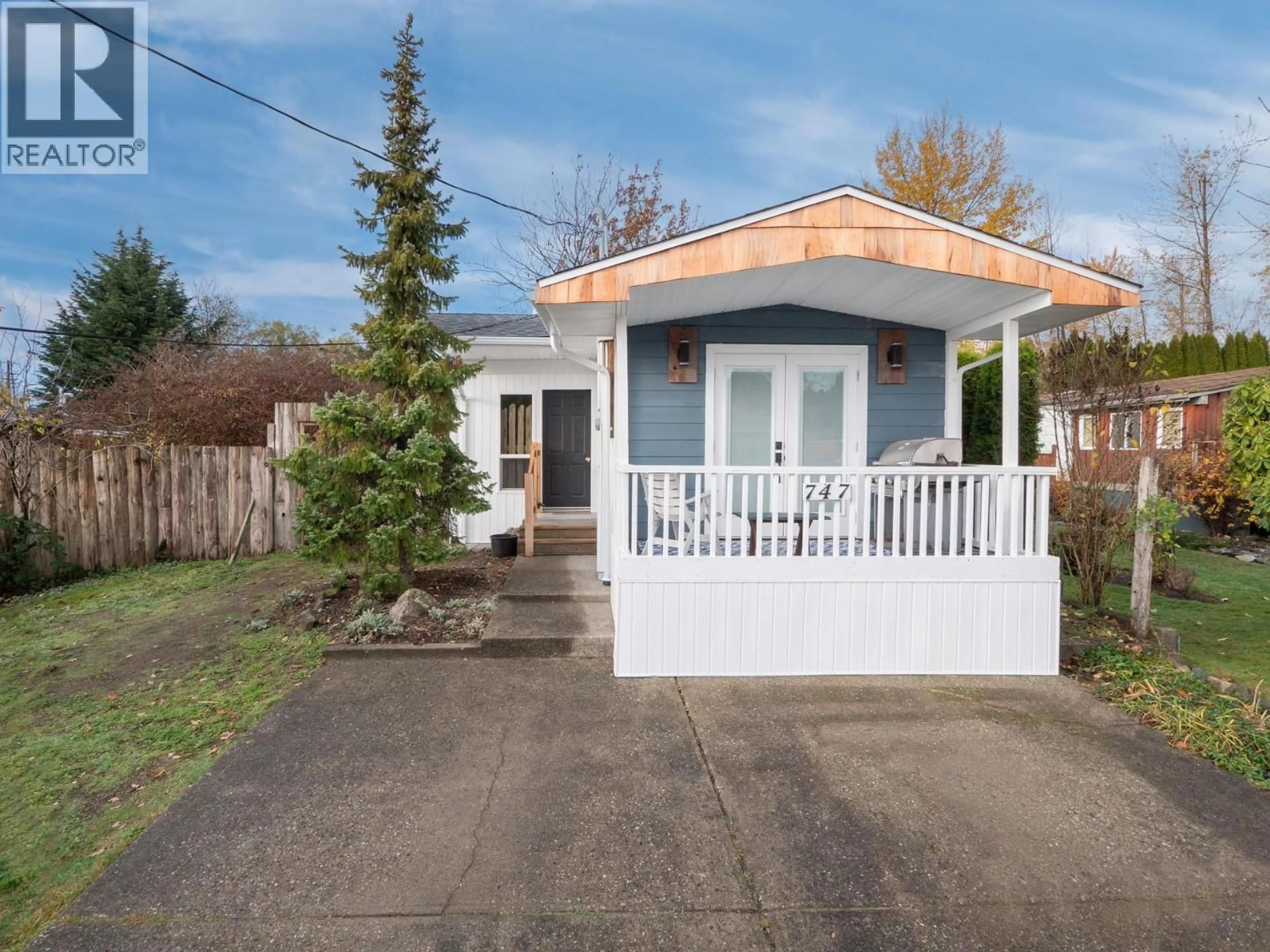 Unknown for 747 CASCADE CRESCENT, Gibsons British Columbia V0N1V9