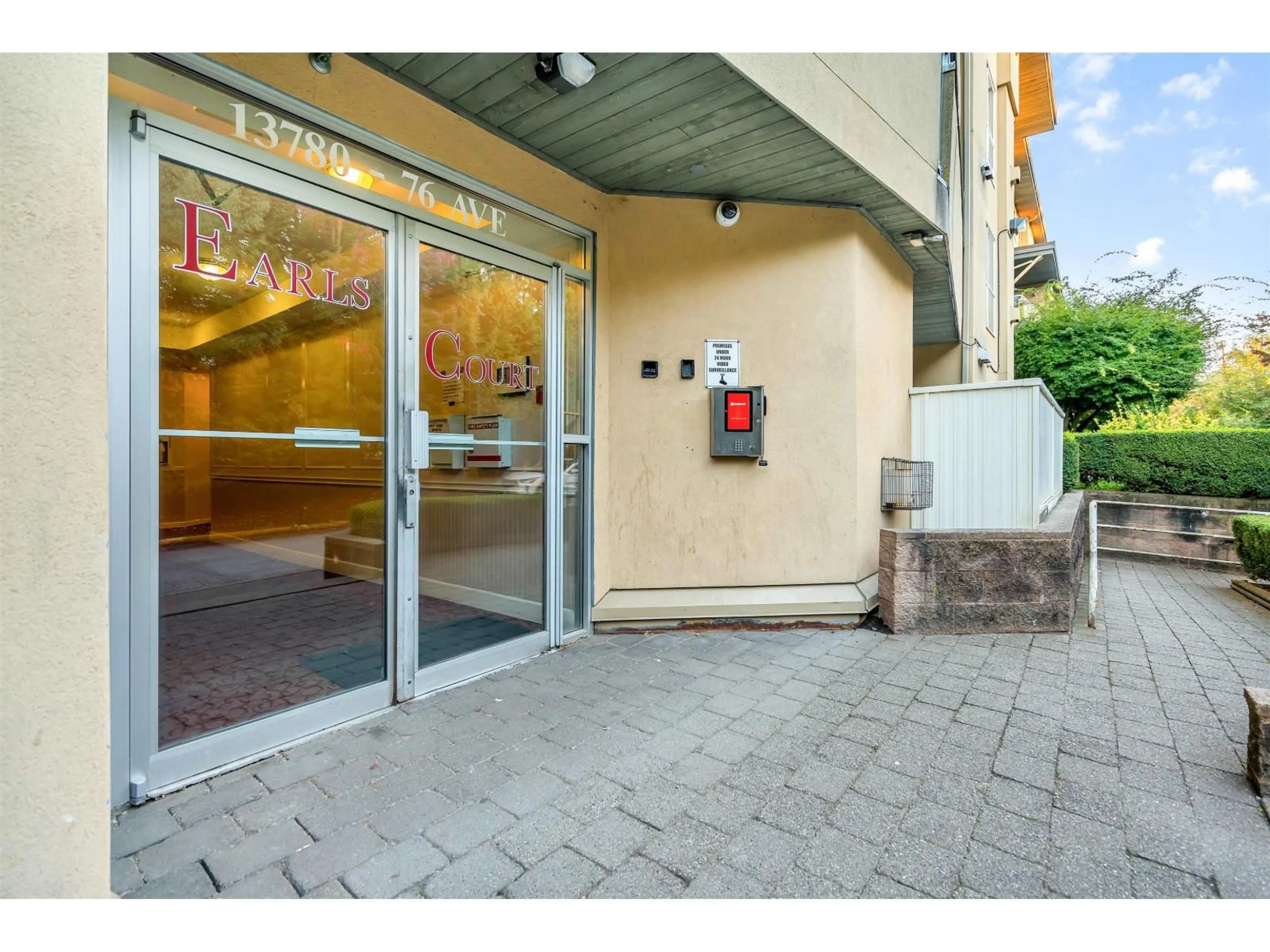 Indoor foyer for 313 - 13780 76 AVENUE, Surrey British Columbia V3W1E5