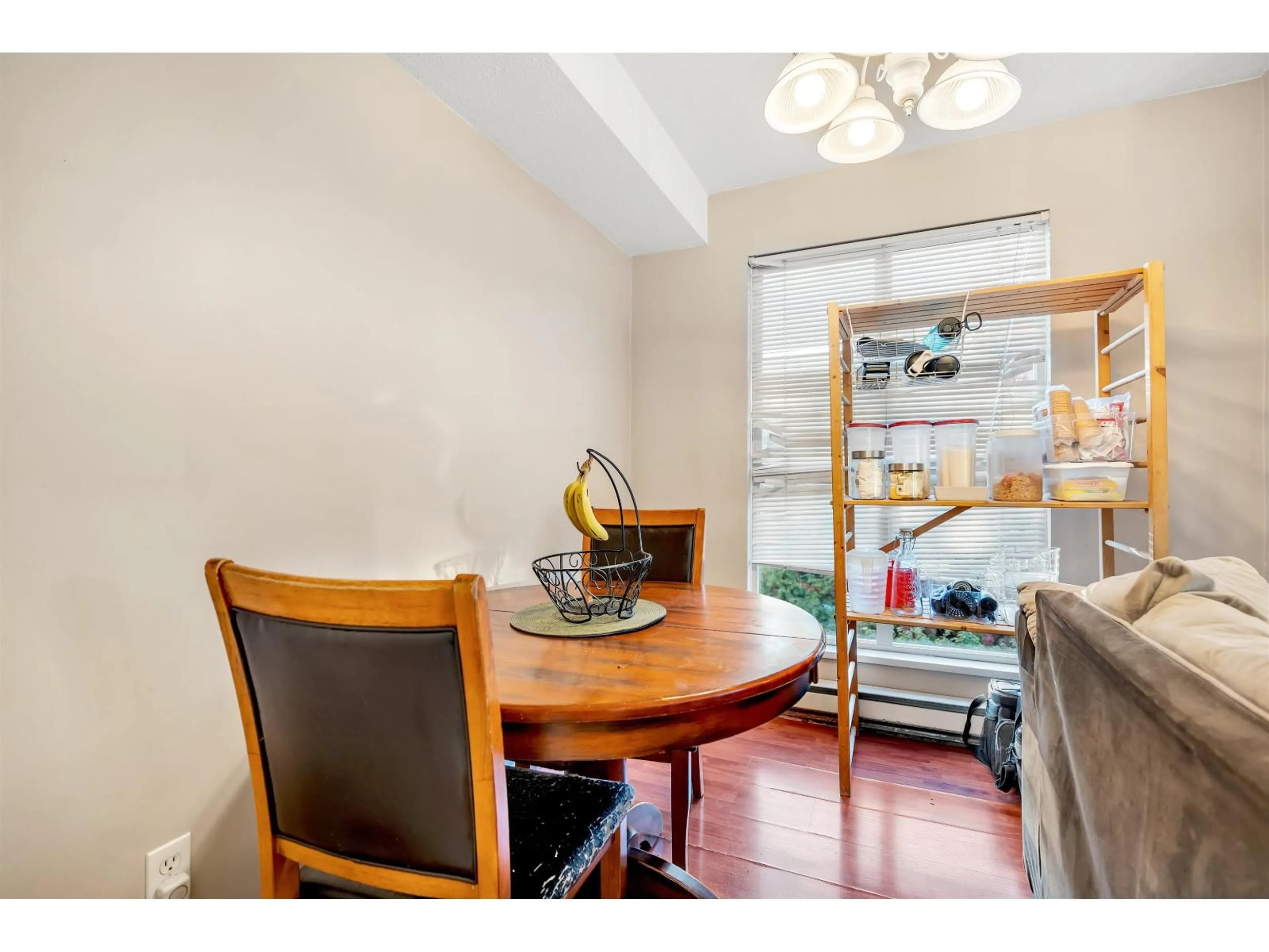 Dining room, wood/laminate floor for 313 - 13780 76 AVENUE, Surrey British Columbia V3W1E5