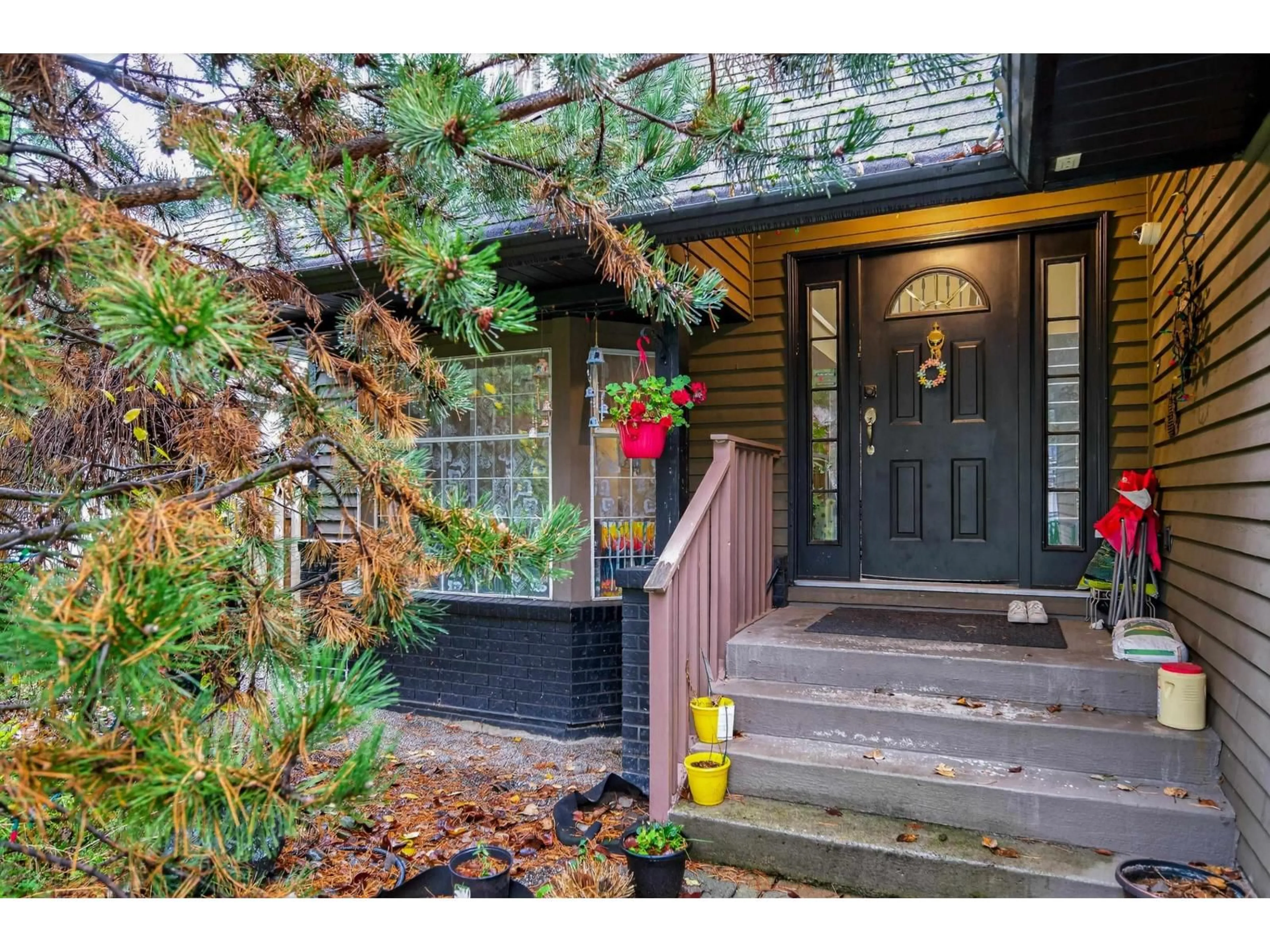 Indoor entryway for 2382 150B STREET, Surrey British Columbia V4A8B1