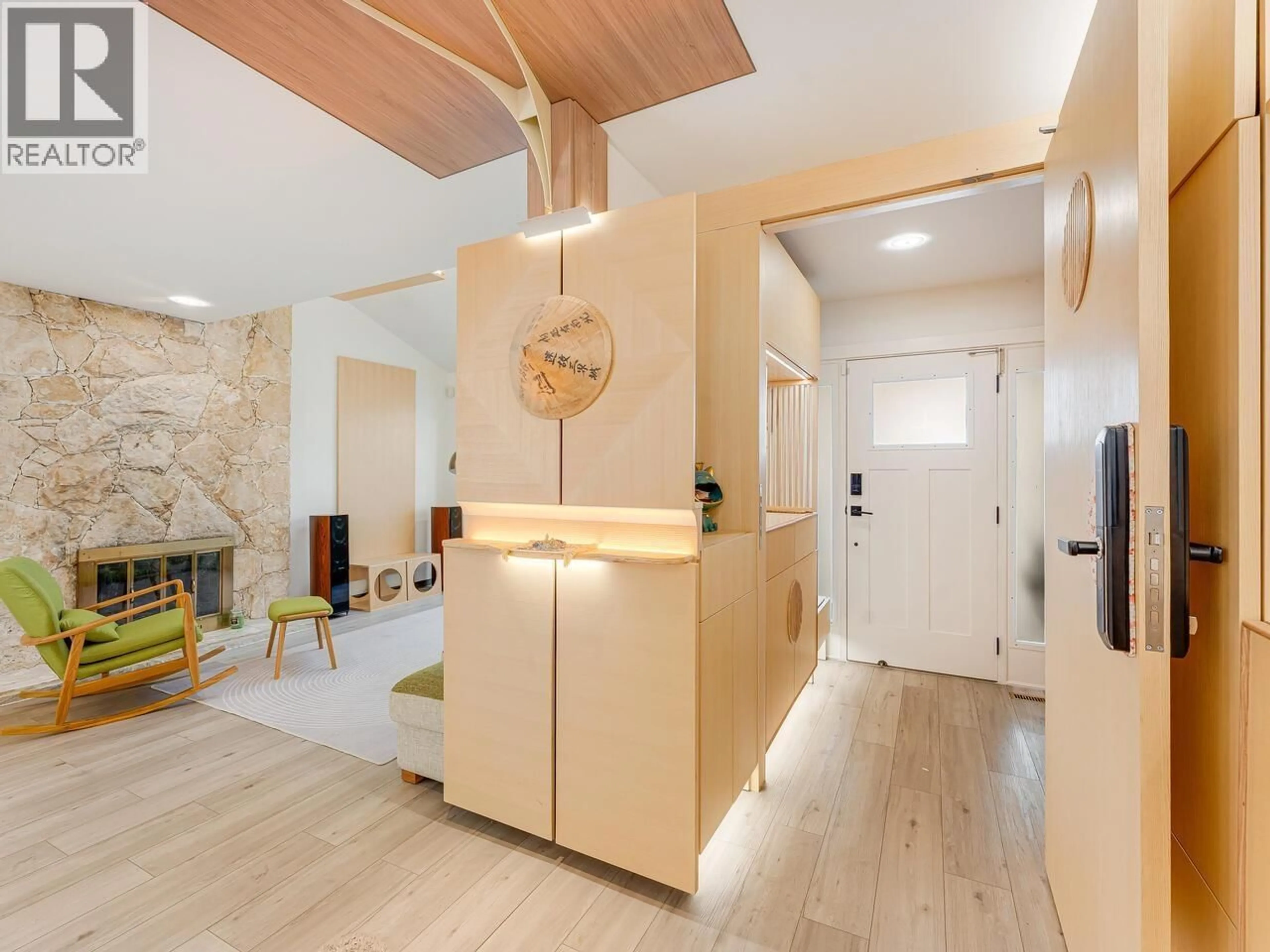 Indoor entryway for 11320 NO. 1 ROAD, Richmond British Columbia V7E1S5