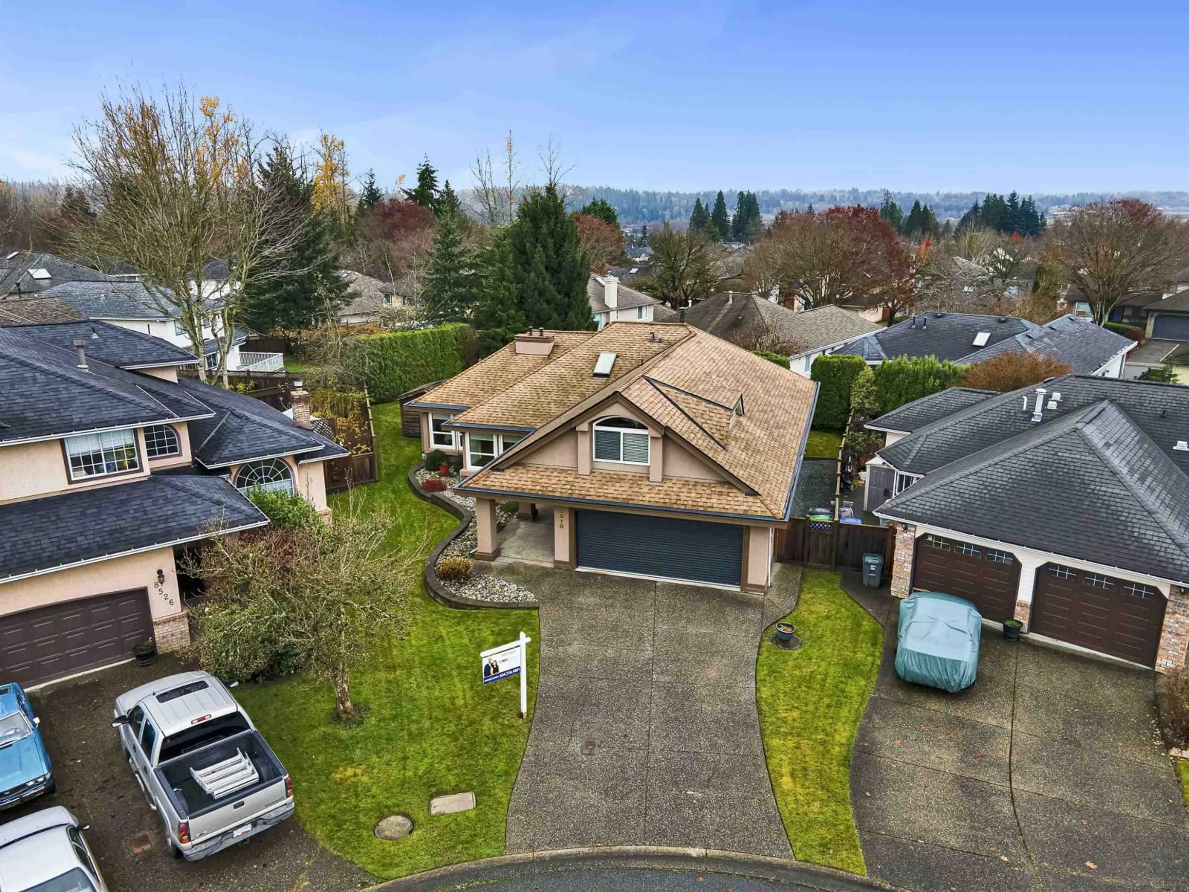 A pic from outside/outdoor area/front of a property/back of a property/a pic from drone, unknown for 8518 165A STREET, Surrey British Columbia V4N3H2