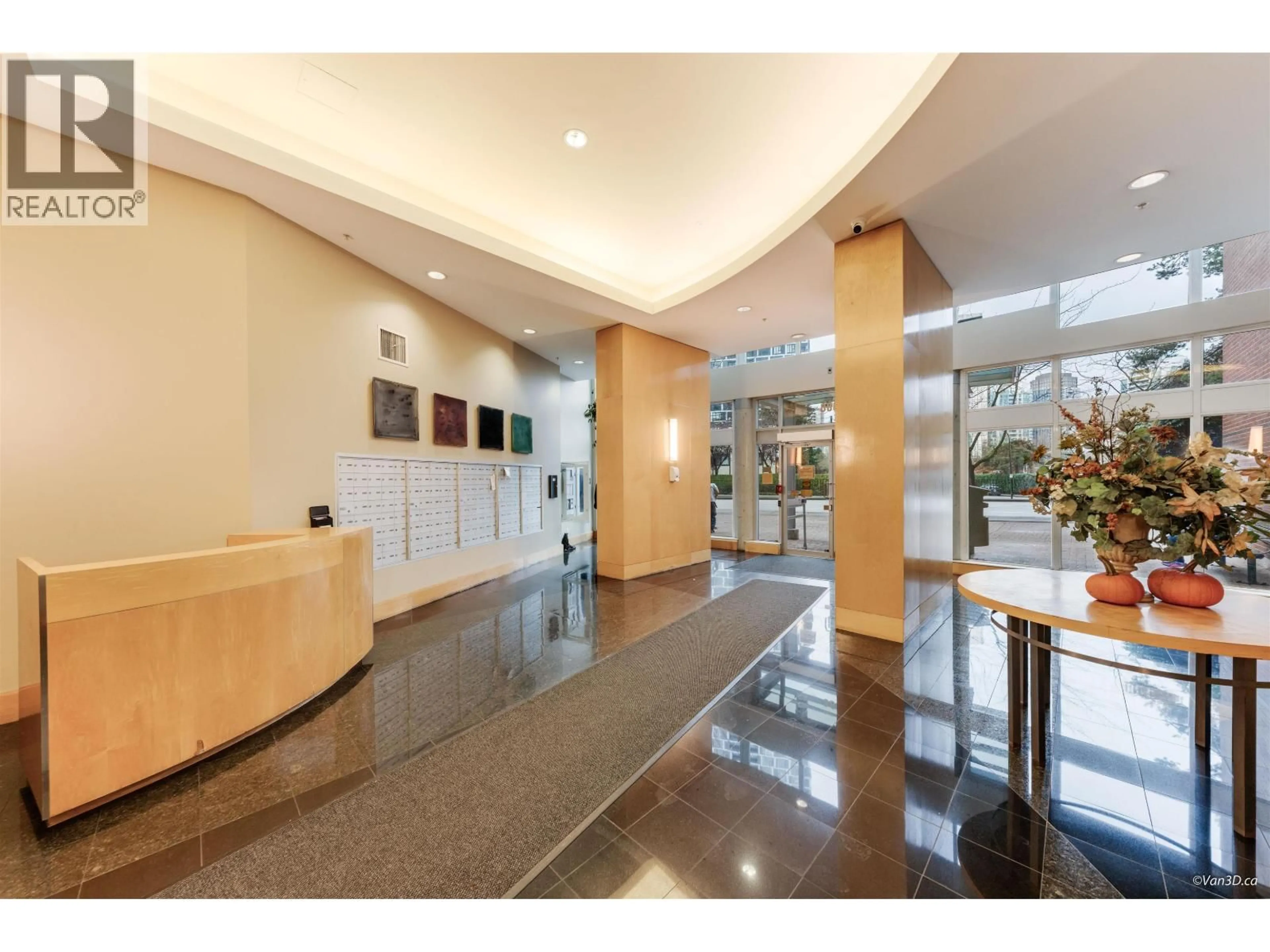 Indoor foyer for 805 - 6088 WILLINGDON AVENUE, Burnaby British Columbia V5H4V2