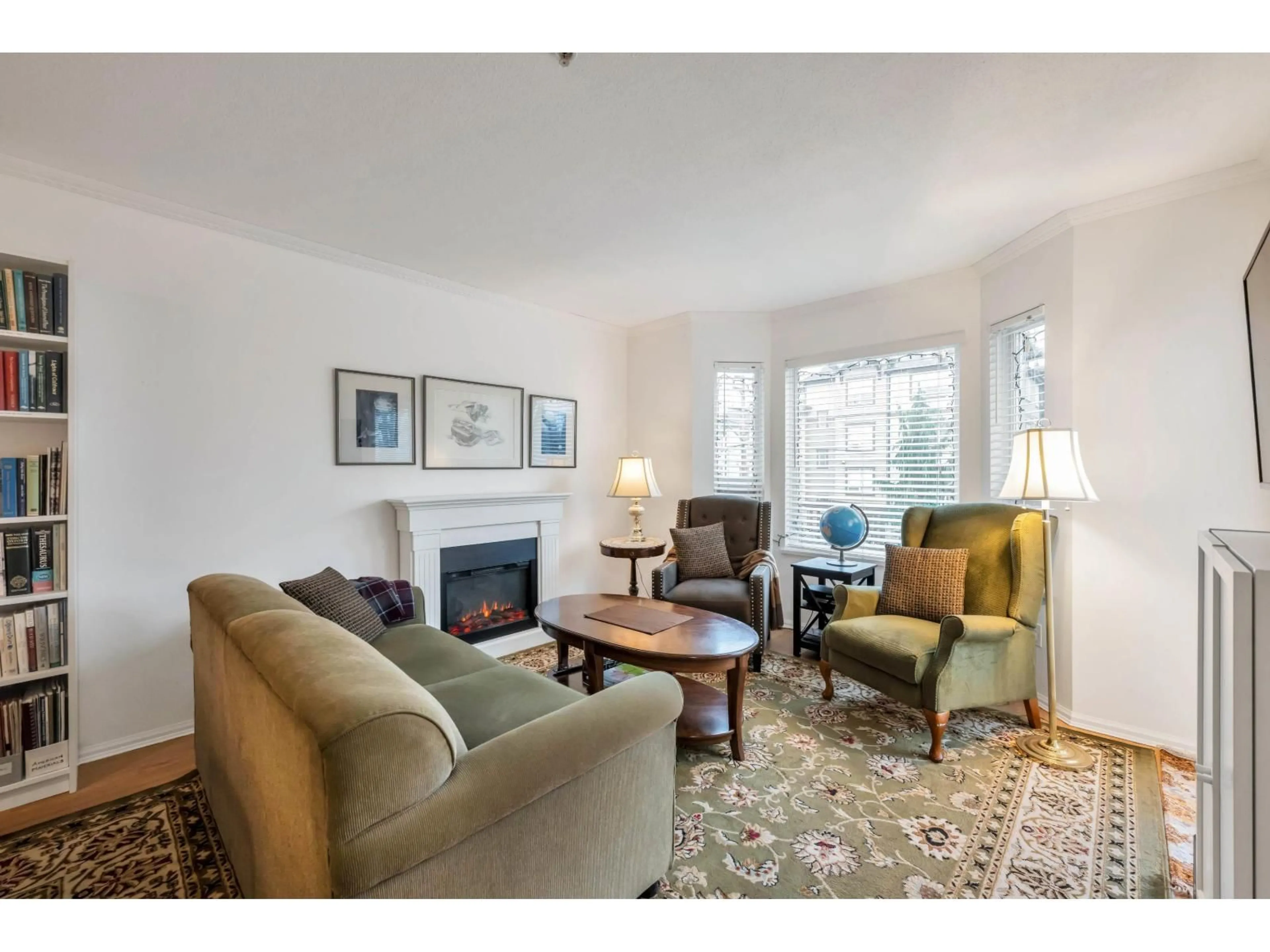 Living room with furniture, unknown for 314 - 15255 18TH AVENUE, Surrey British Columbia V4A1W9