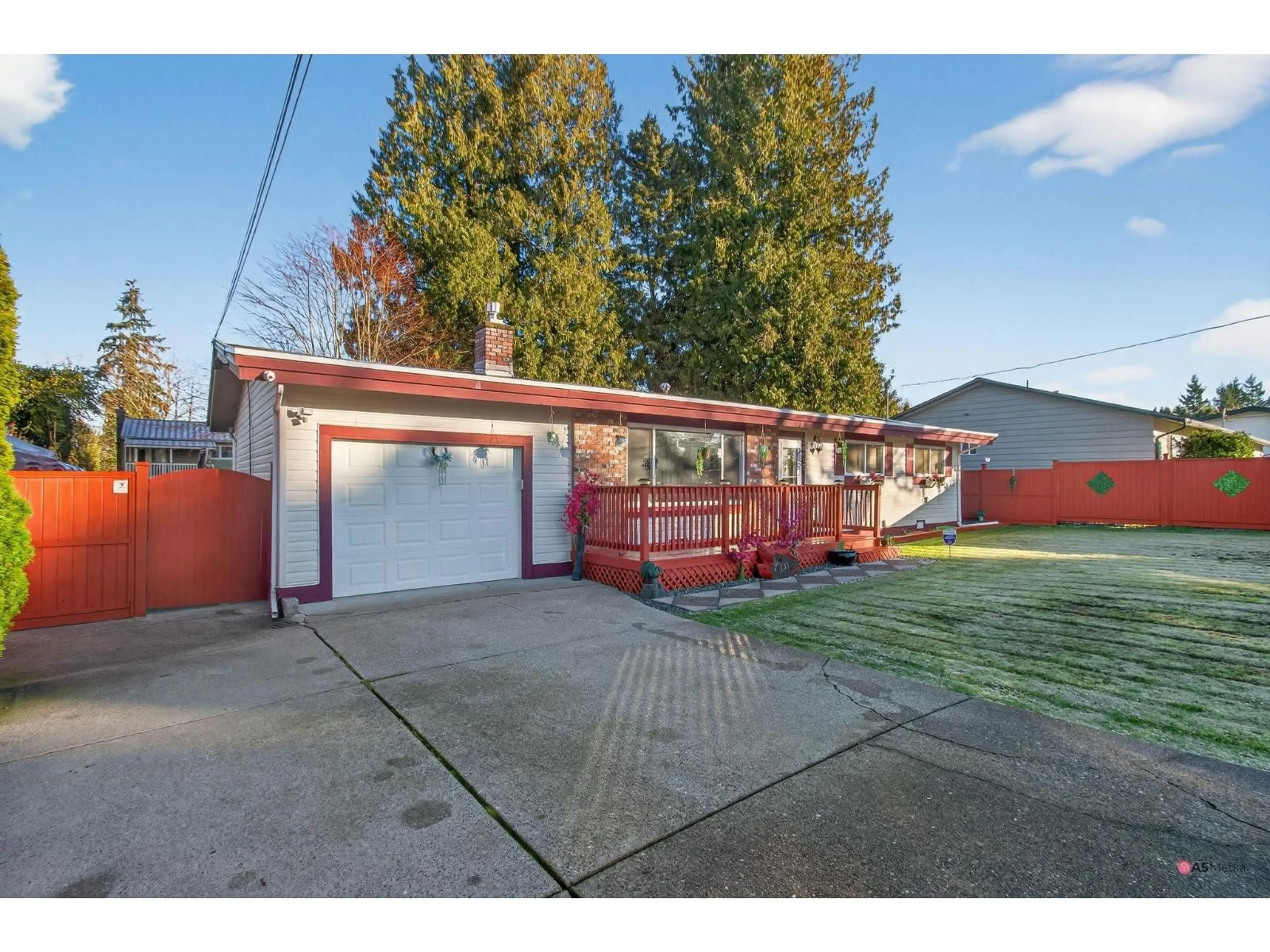 A pic from outside/outdoor area/front of a property/back of a property/a pic from drone, street for 26655 32 AVENUE, Langley British Columbia V4W3G1