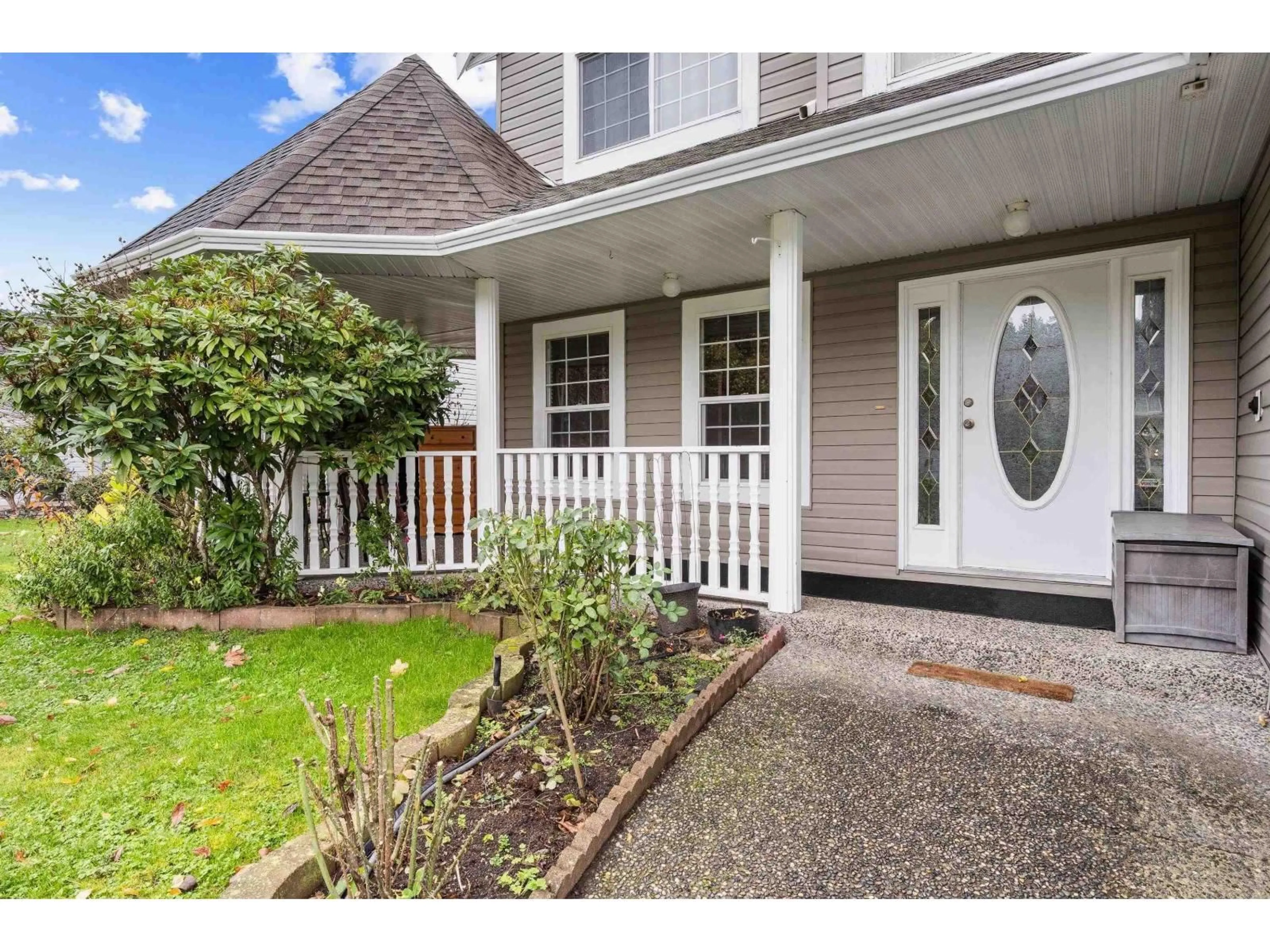 Home with vinyl exterior material, street for 5312 ROCKWOOD DRIVE, Chilliwack British Columbia V2R5M9