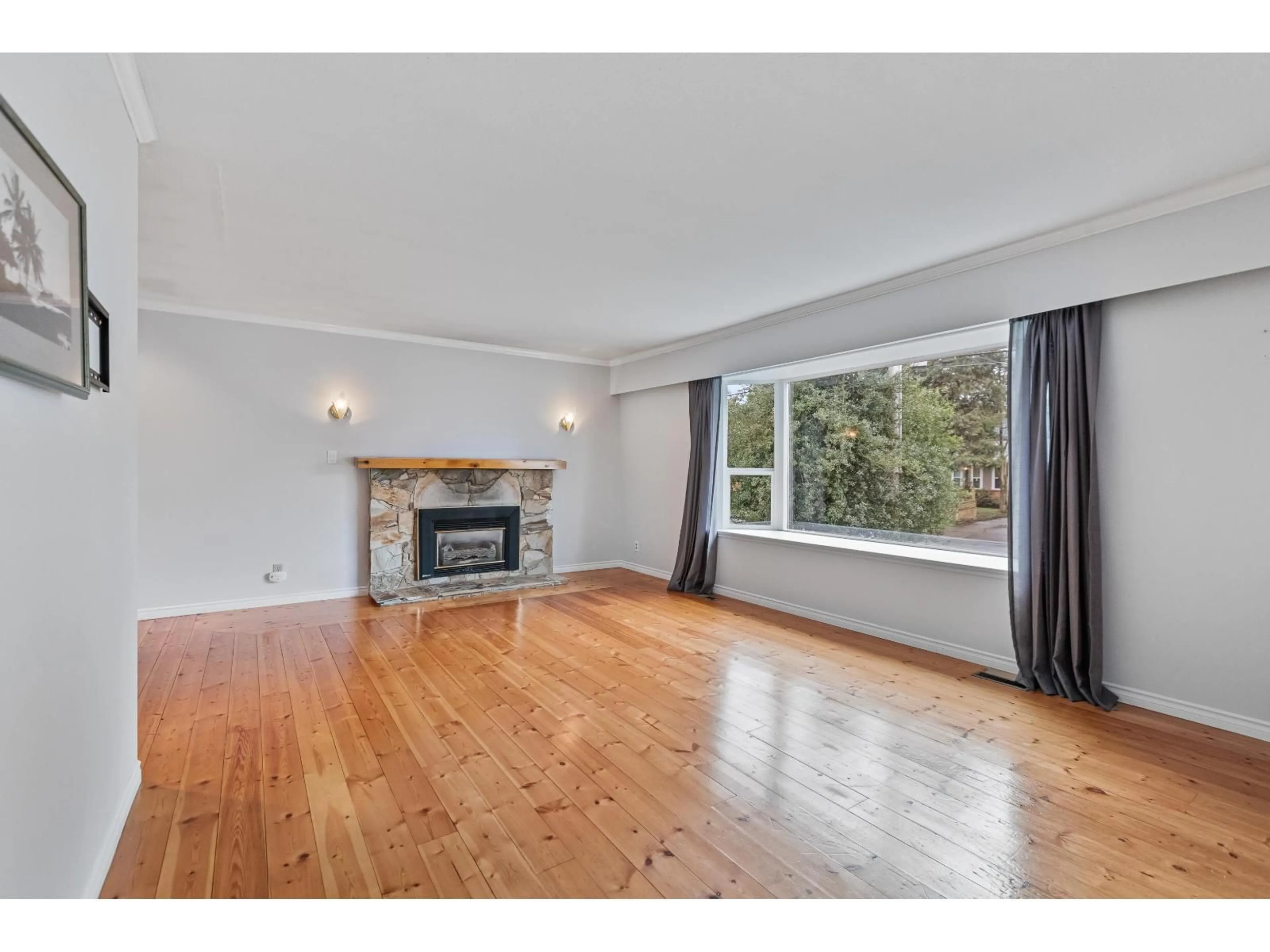 A pic of a room for 1430 MAPLE STREET, White Rock British Columbia V4B4N2