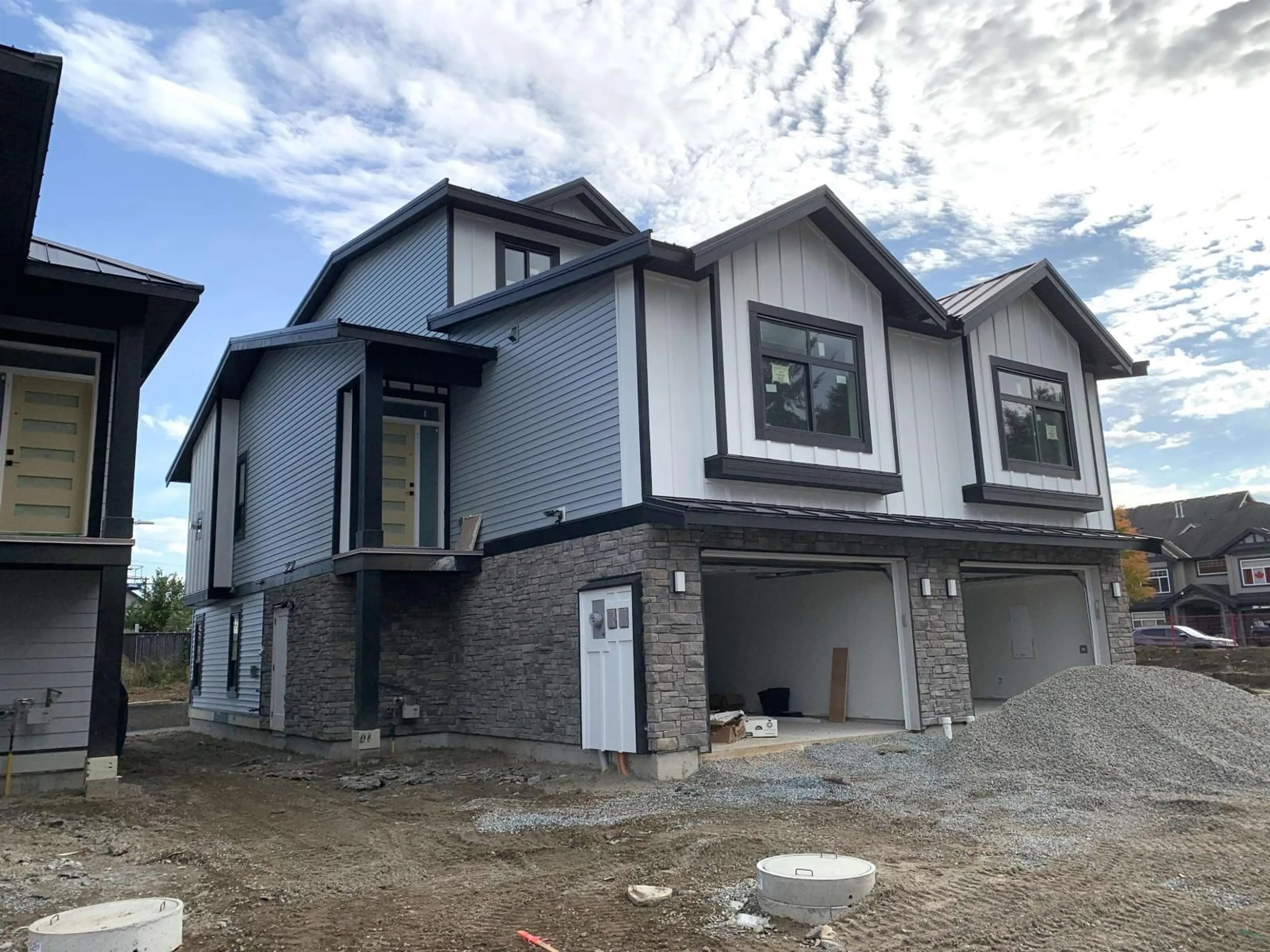 Home with vinyl exterior material, unknown for 8548 DUNBAR WAY, Mission British Columbia V4S0A7