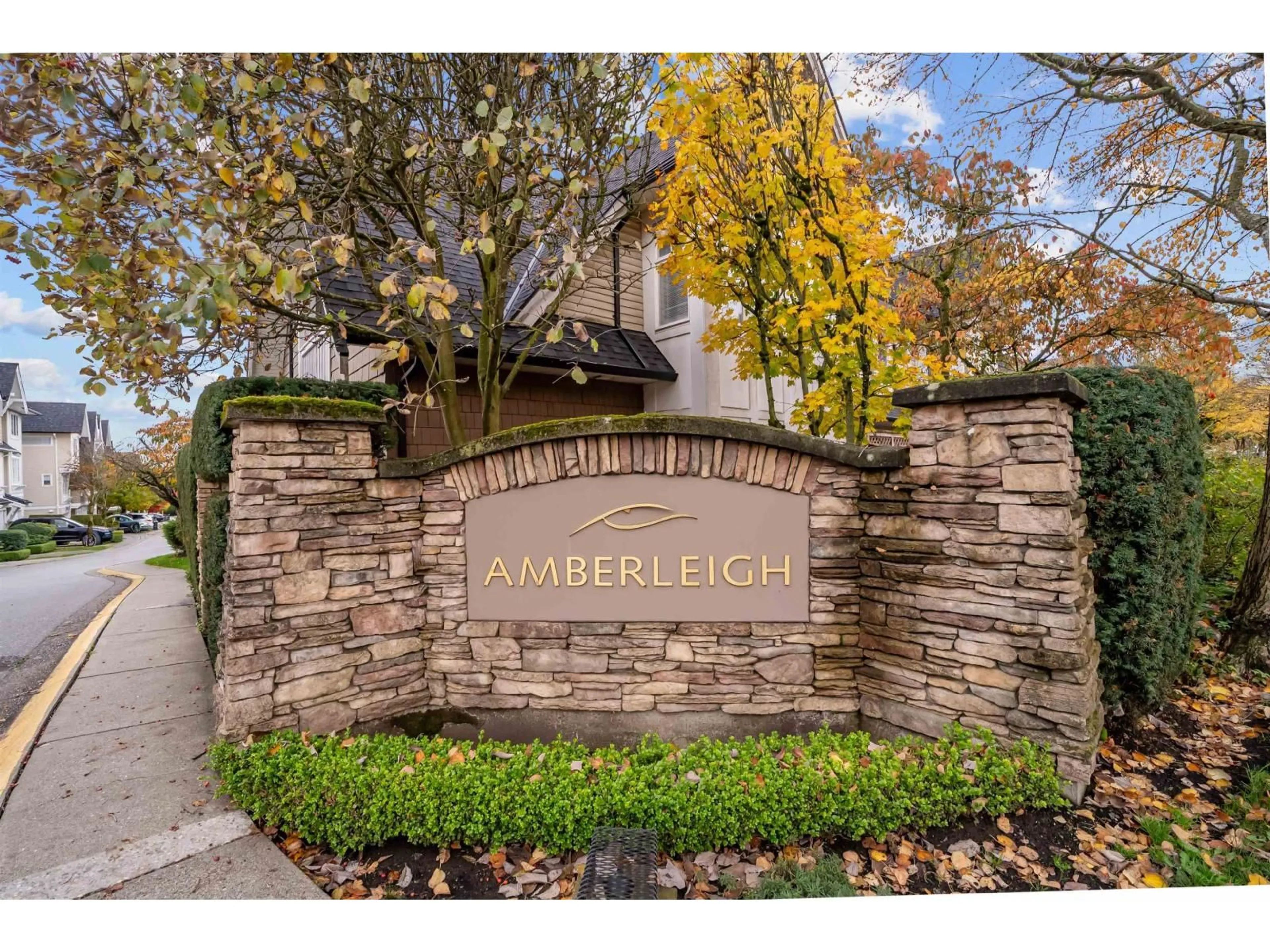 Indoor foyer for 4 - 20560 66 AVENUE, Langley British Columbia V2Y2Y8