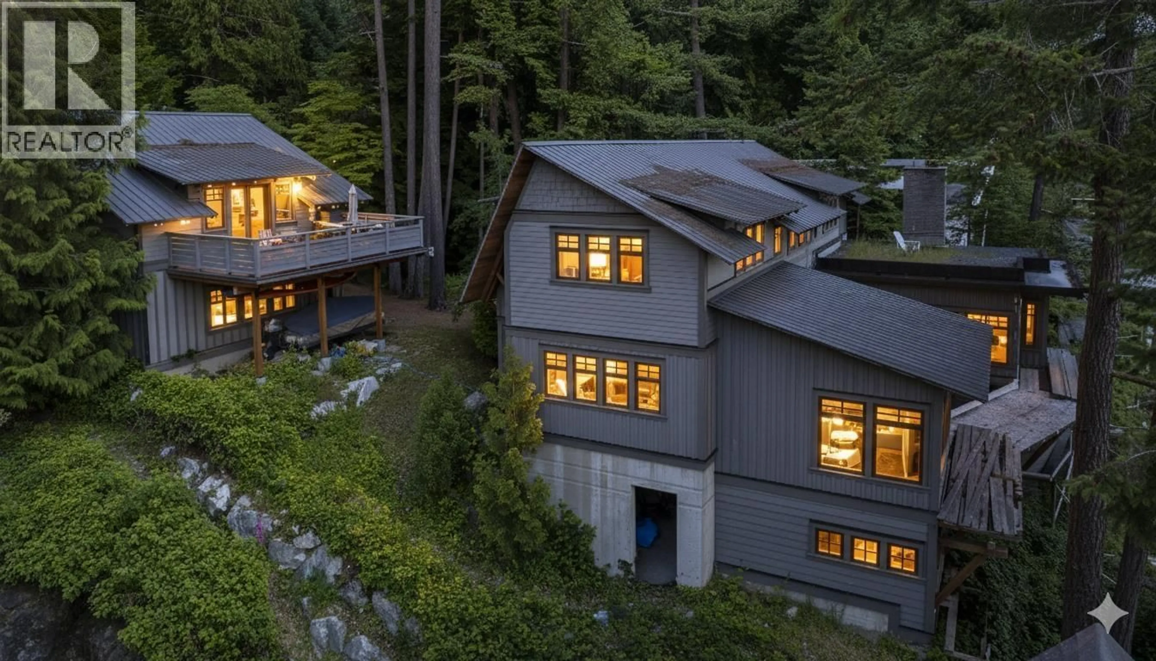 A pic from outside/outdoor area/front of a property/back of a property/a pic from drone, unknown for 329 ESPLANADE ROAD, Keats Island British Columbia V0N1G2