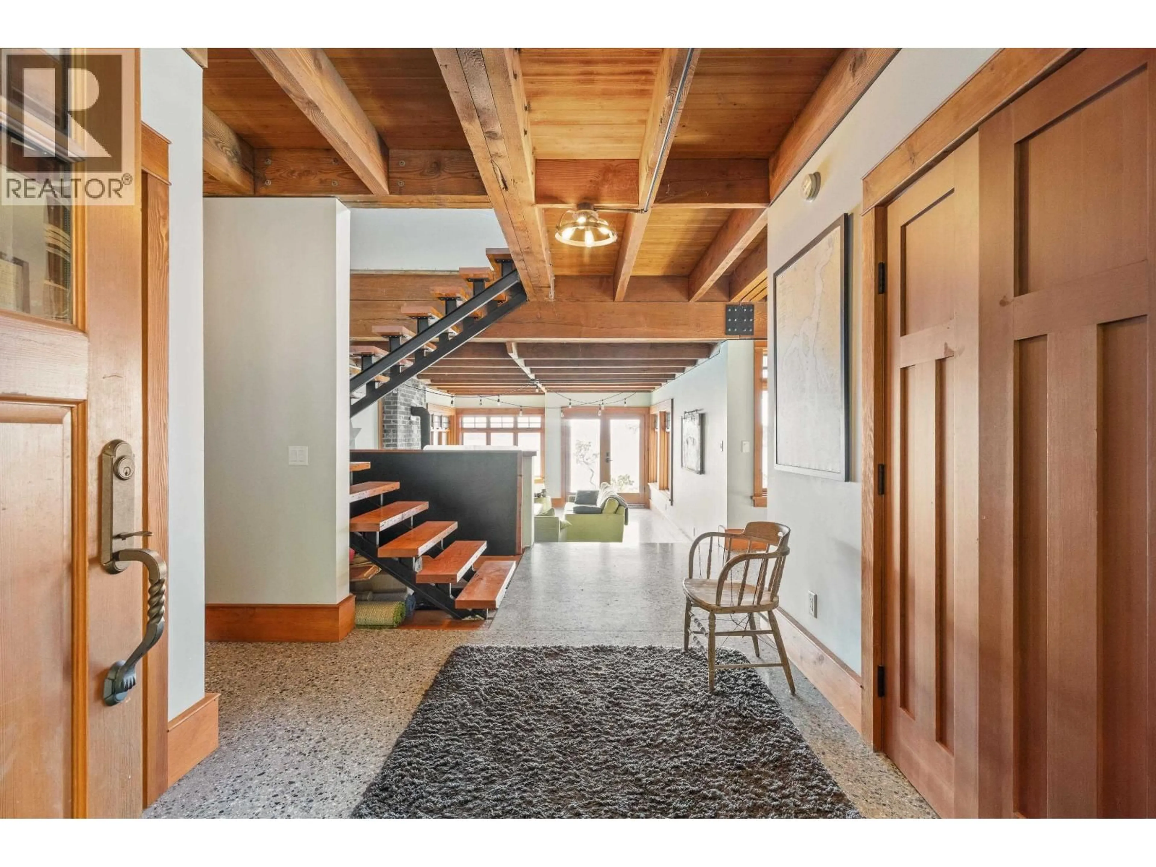 Indoor entryway for 329 ESPLANADE ROAD, Keats Island British Columbia V0N1G2
