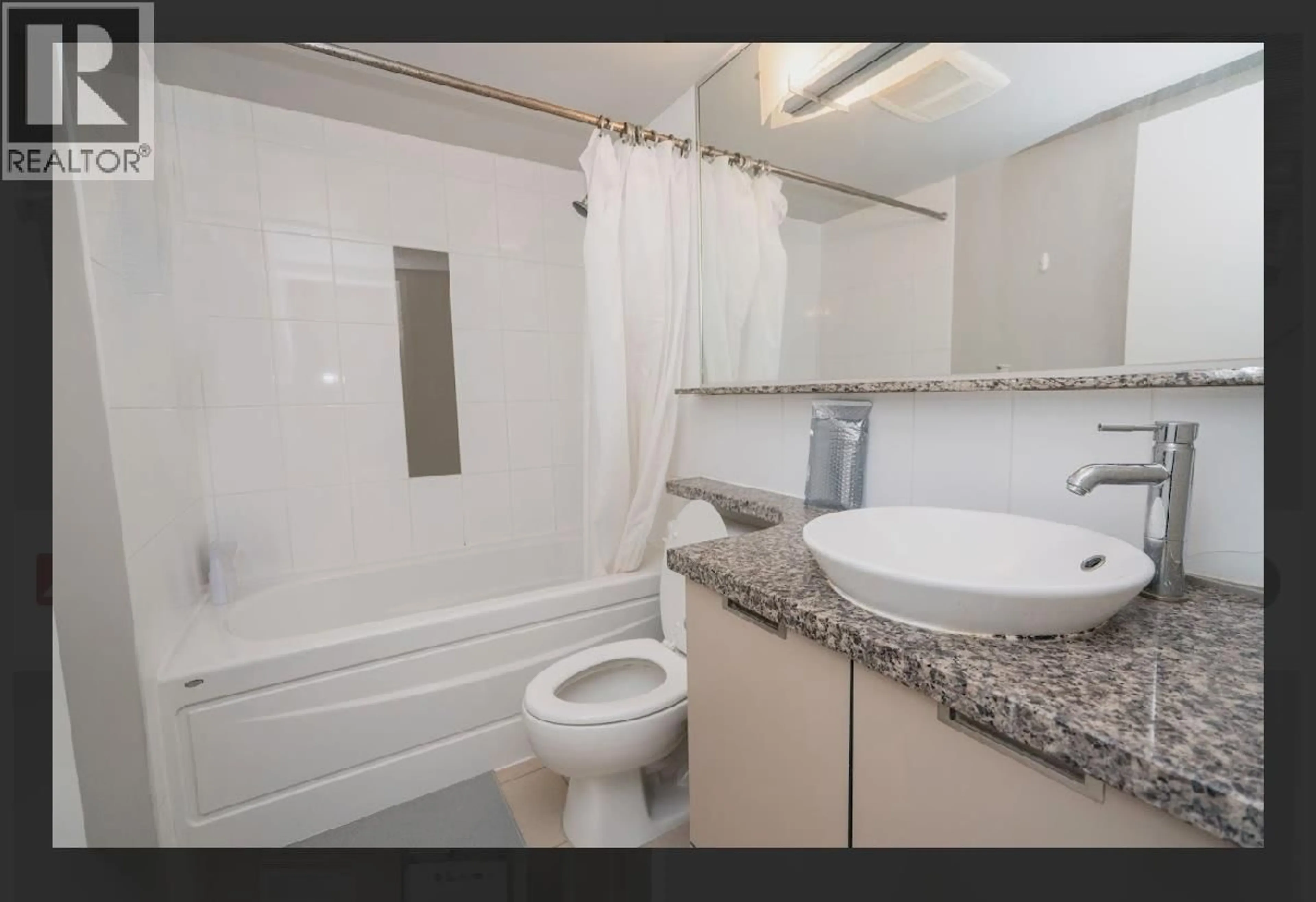 Standard bathroom, ceramic/tile floor for 908 - 1082 SEYMOUR STREET, Vancouver British Columbia V6B1X9
