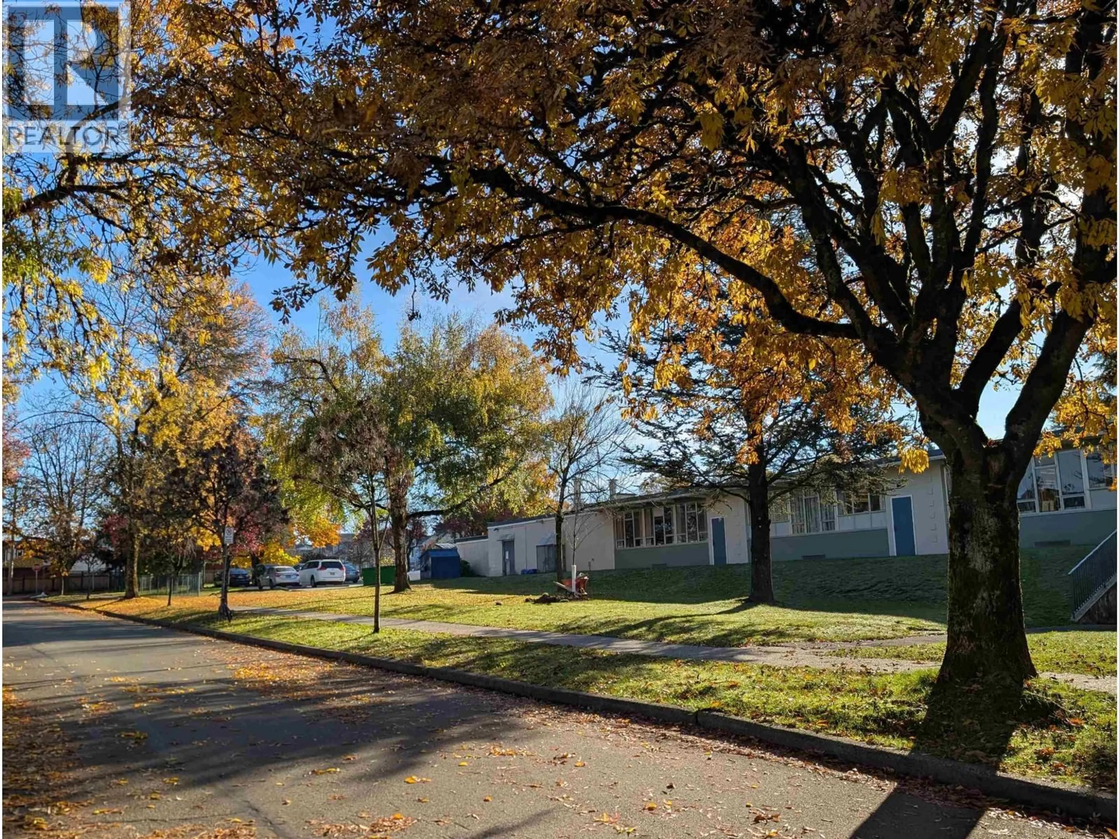 A pic from outside/outdoor area/front of a property/back of a property/a pic from drone, street for 2935 17TH AVENUE, Vancouver British Columbia V5M2N4