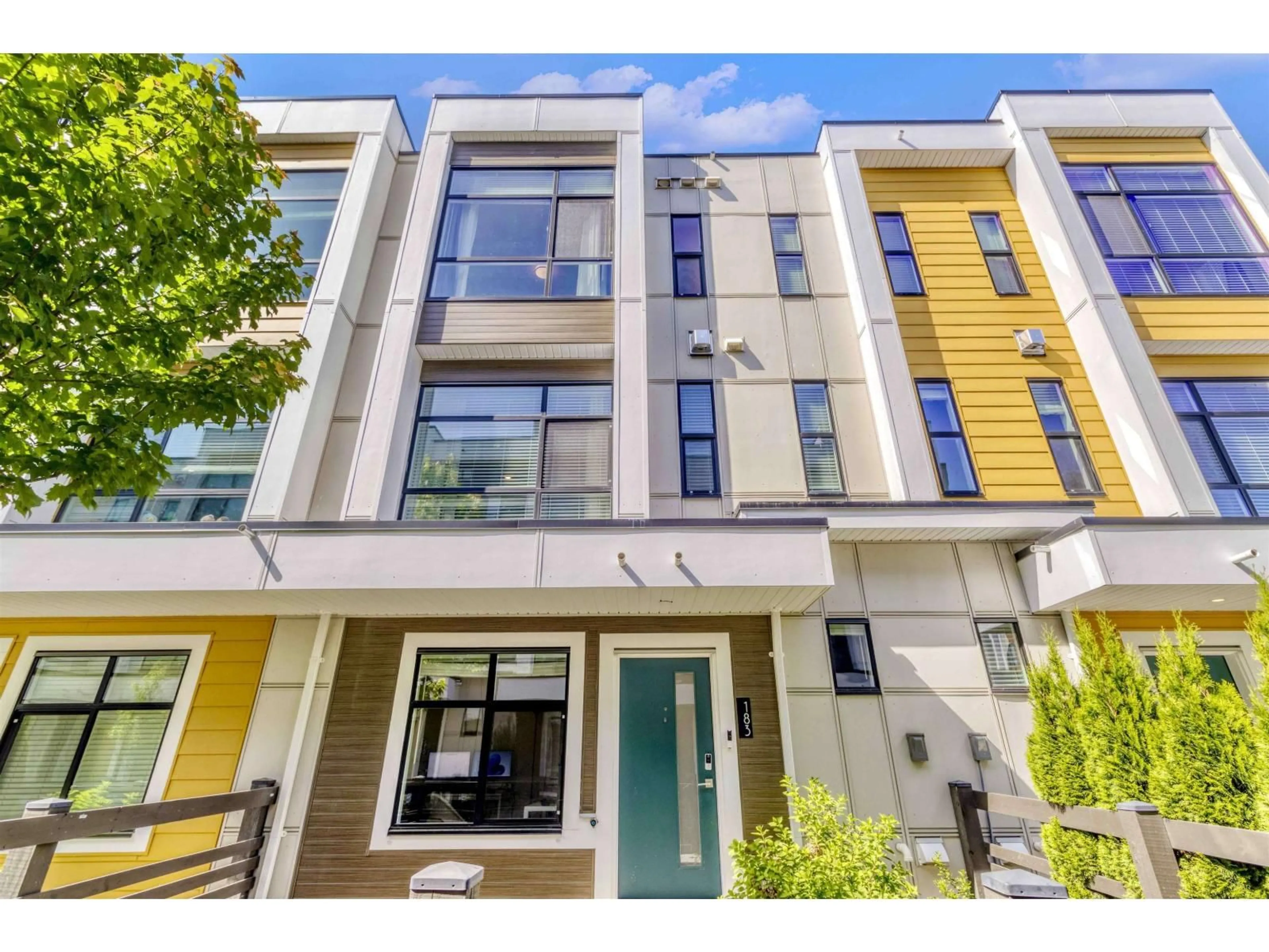 Home with vinyl exterior material, street for 183 - 46150 THOMAS ROAD, Chilliwack British Columbia V2R6B3