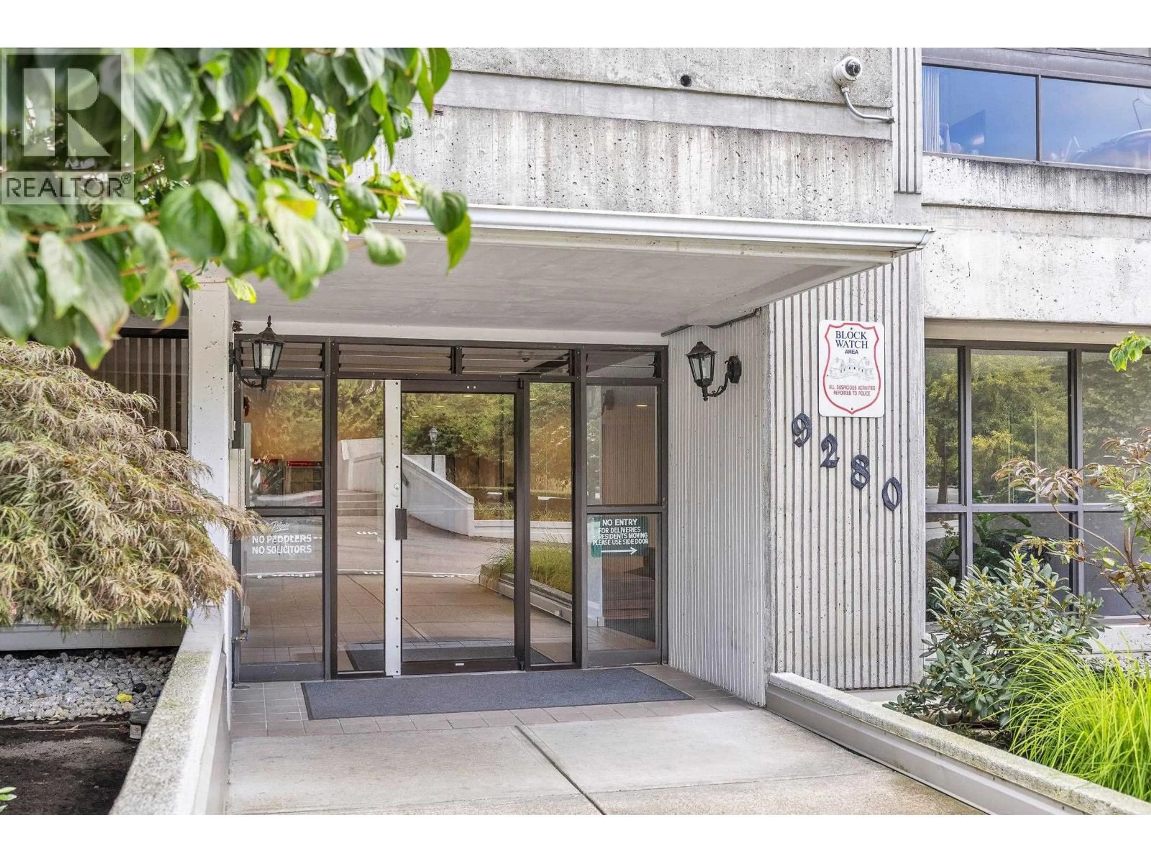 Indoor foyer for 1606 - 9280 SALISH COURT, Burnaby British Columbia V3J7J8