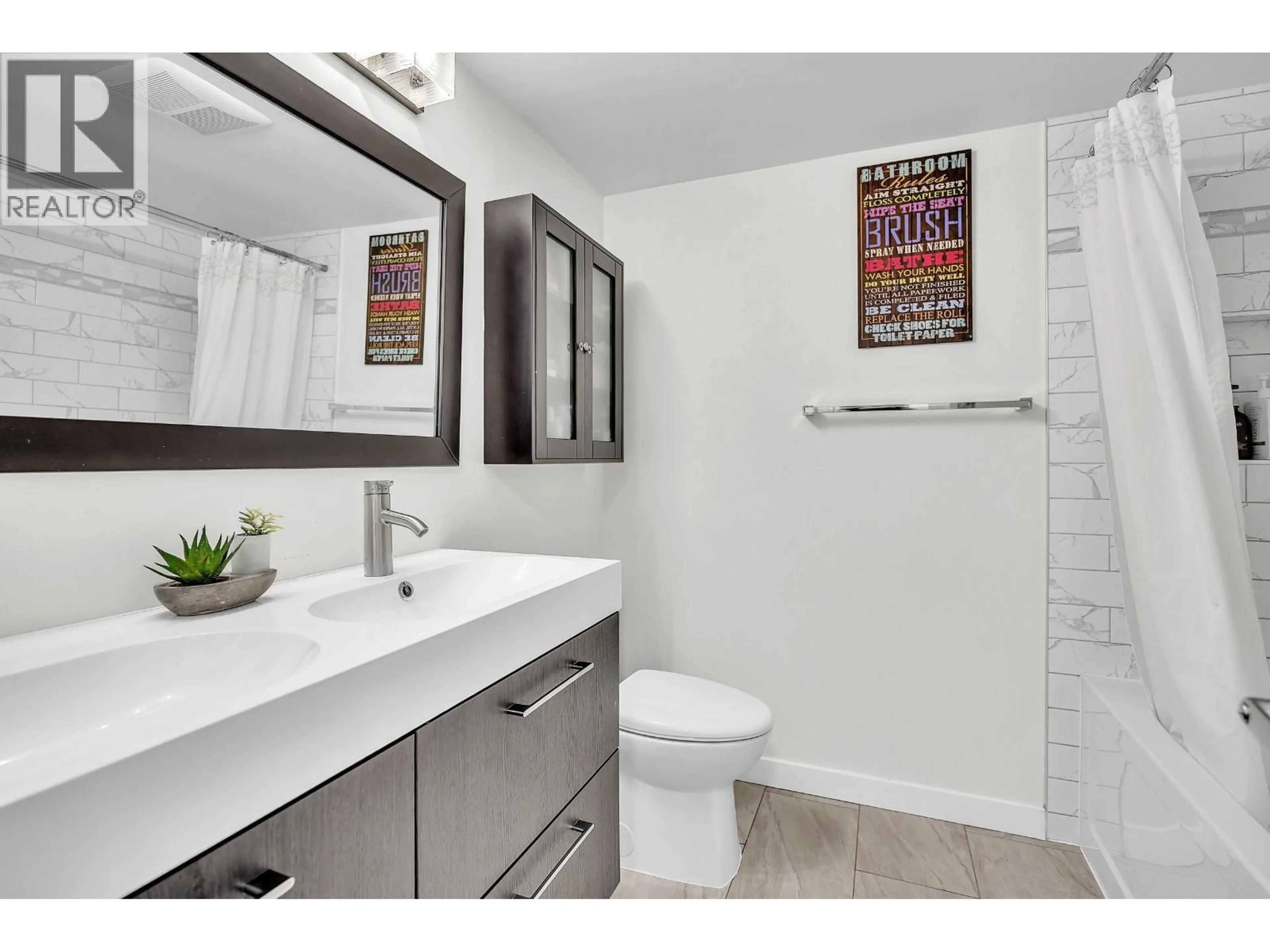 Contemporary bathroom, ceramic/tile floor for 1606 - 9280 SALISH COURT, Burnaby British Columbia V3J7J8