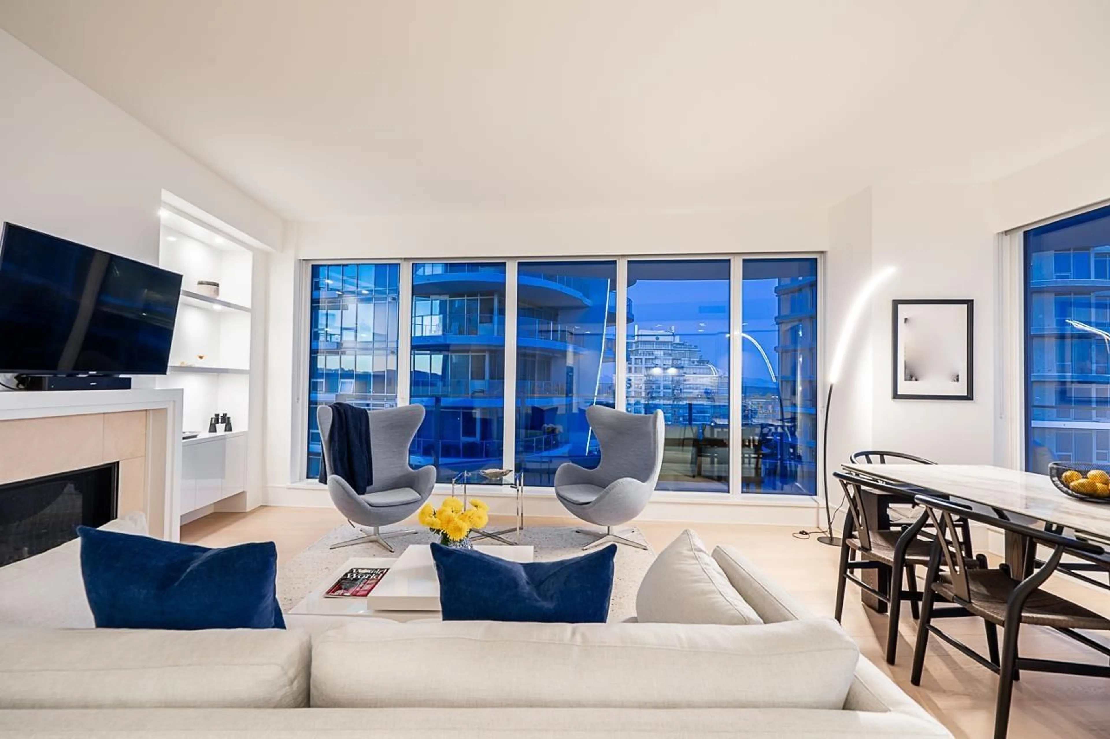 Living room with furniture, unknown for 1805 - 1500 MARTIN STREET, White Rock British Columbia V4B0C2