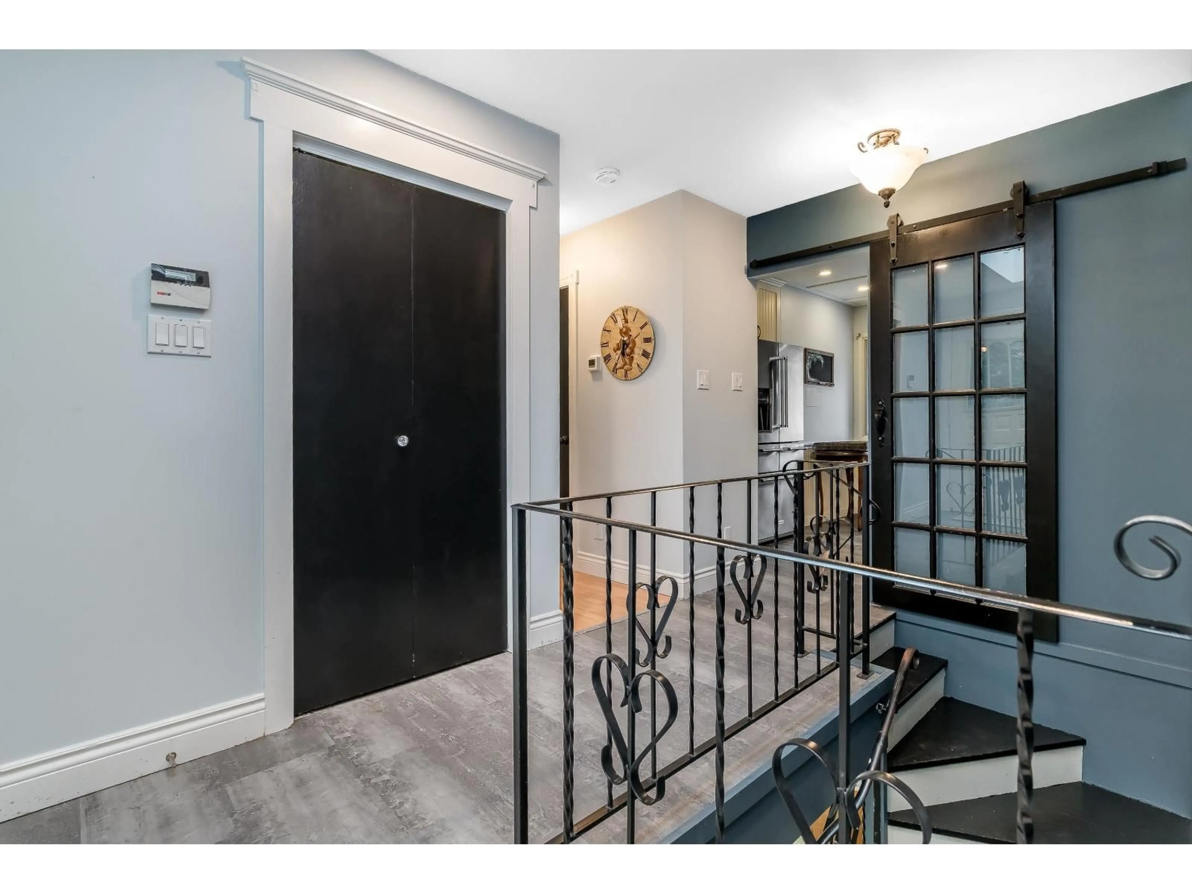 Indoor entryway for 7940 TAULBUT STREET, Mission British Columbia V2V3W7