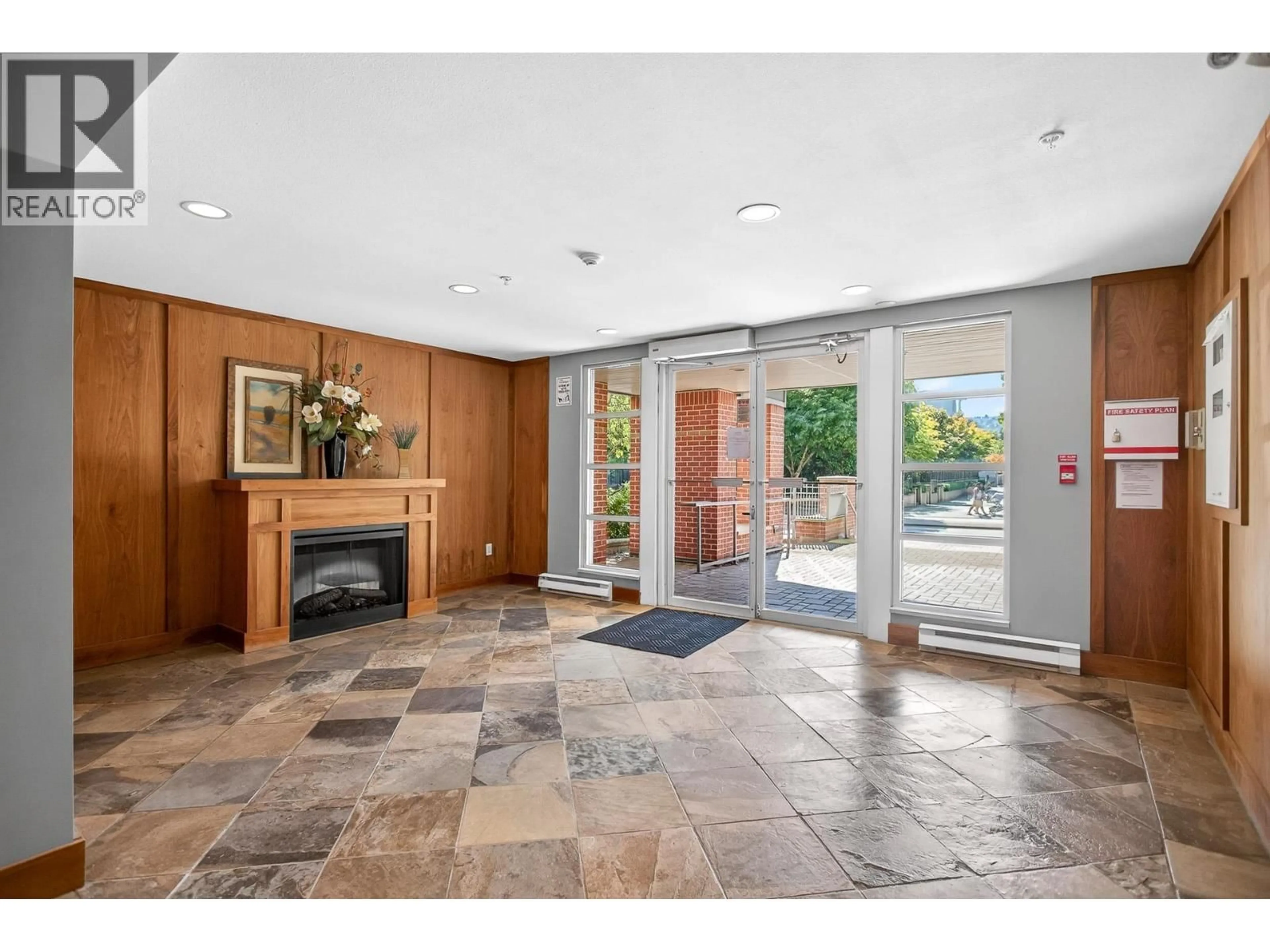 Indoor foyer for 407 - 2478 SHAUGHNESSY STREET, Port Coquitlam British Columbia V3C0A1