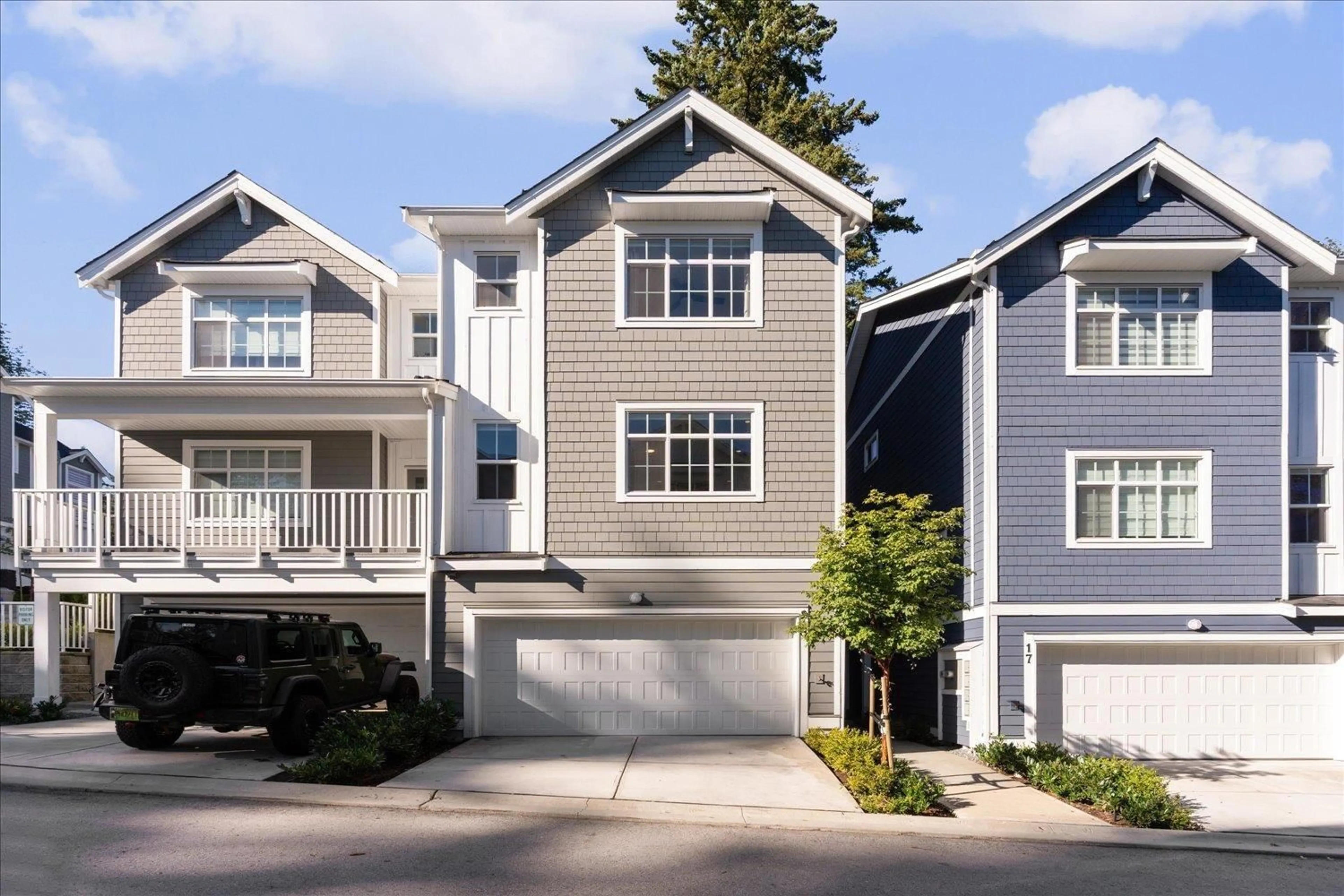 Home with vinyl exterior material, street for 18 - 9762 182A STREET, Surrey British Columbia V4N6W5