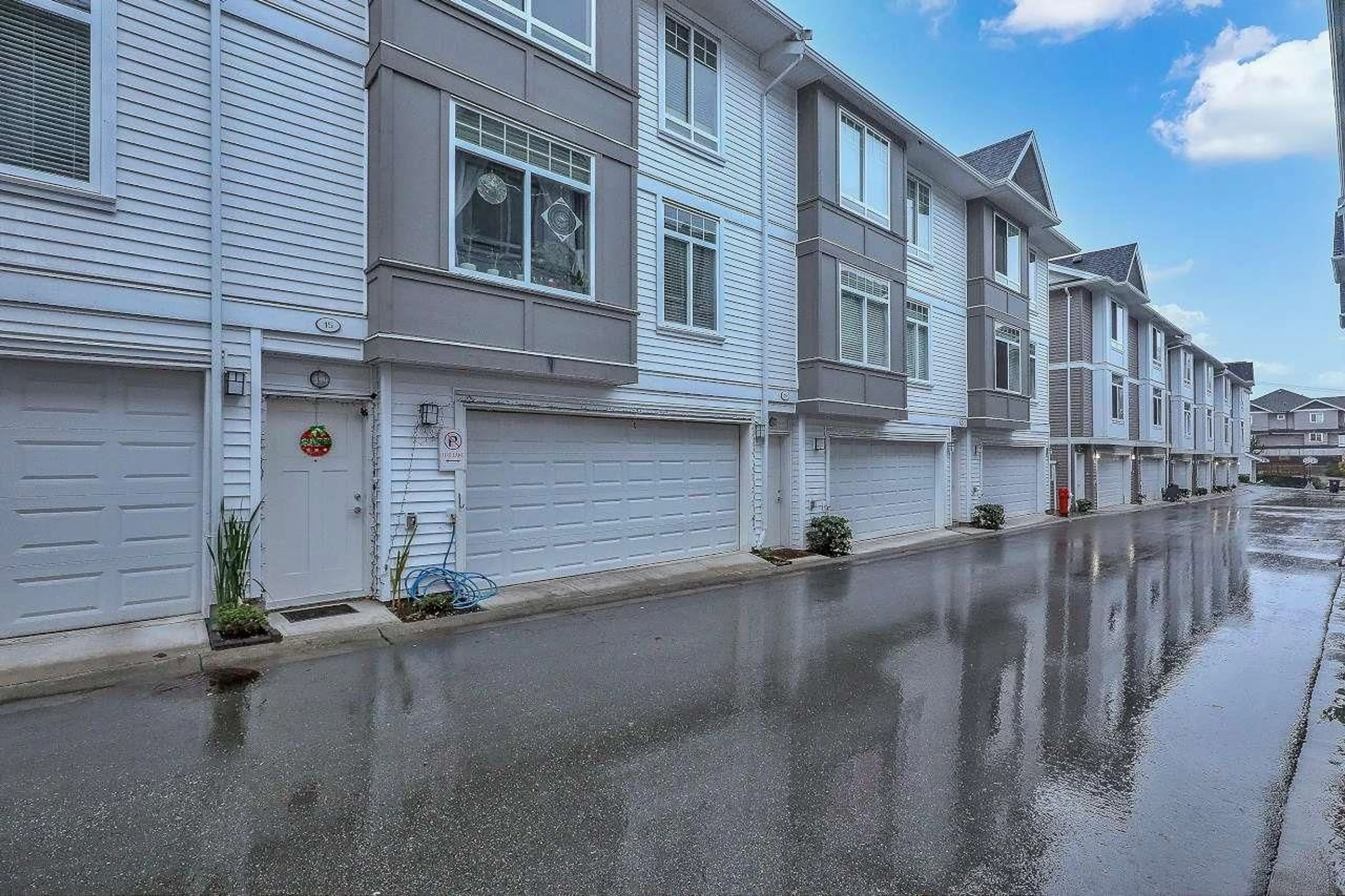 Unknown for 16 - 11267 133 STREET, Surrey British Columbia V3R0E3