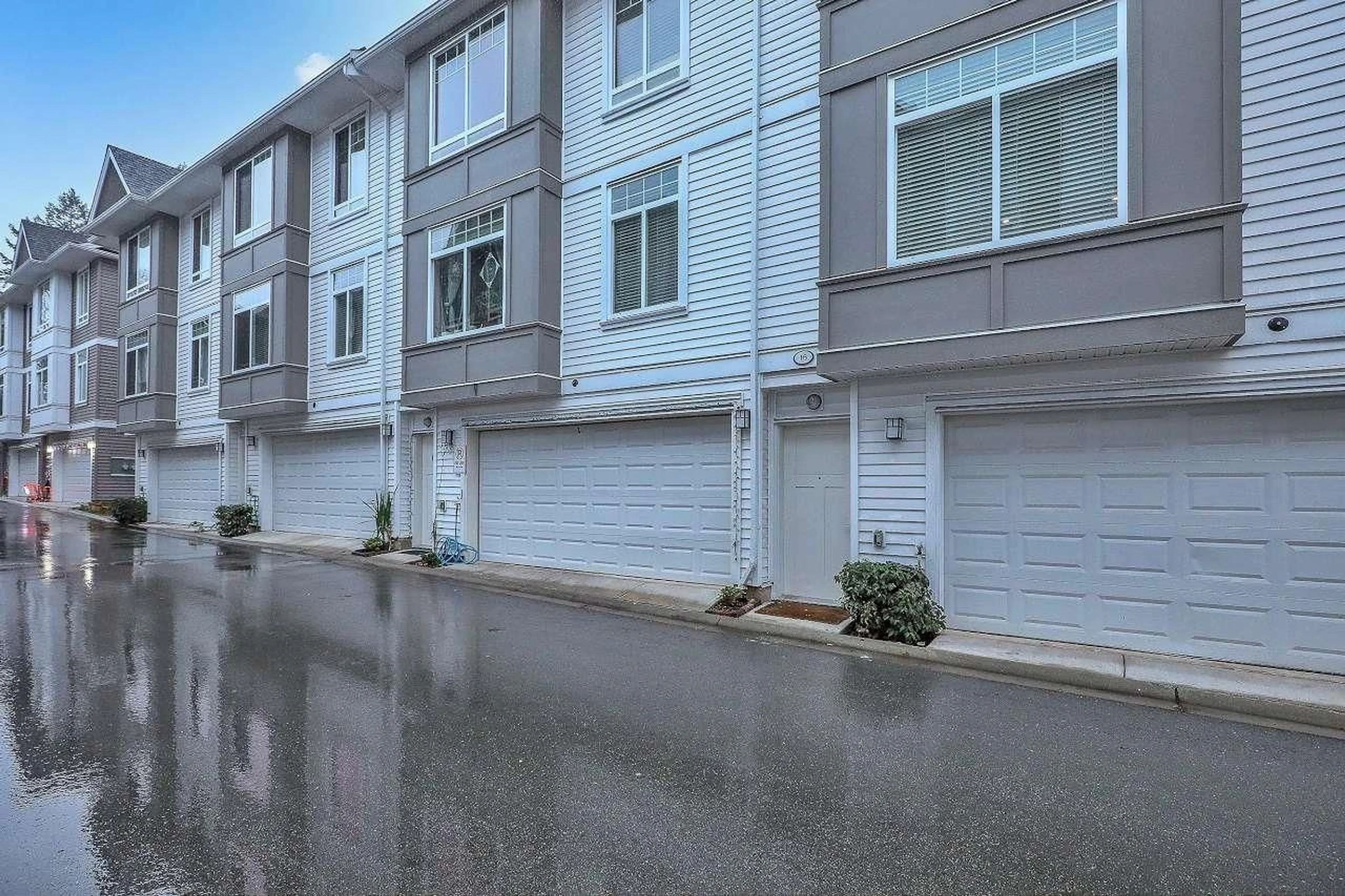 Unknown for 16 - 11267 133 STREET, Surrey British Columbia V3R0E3