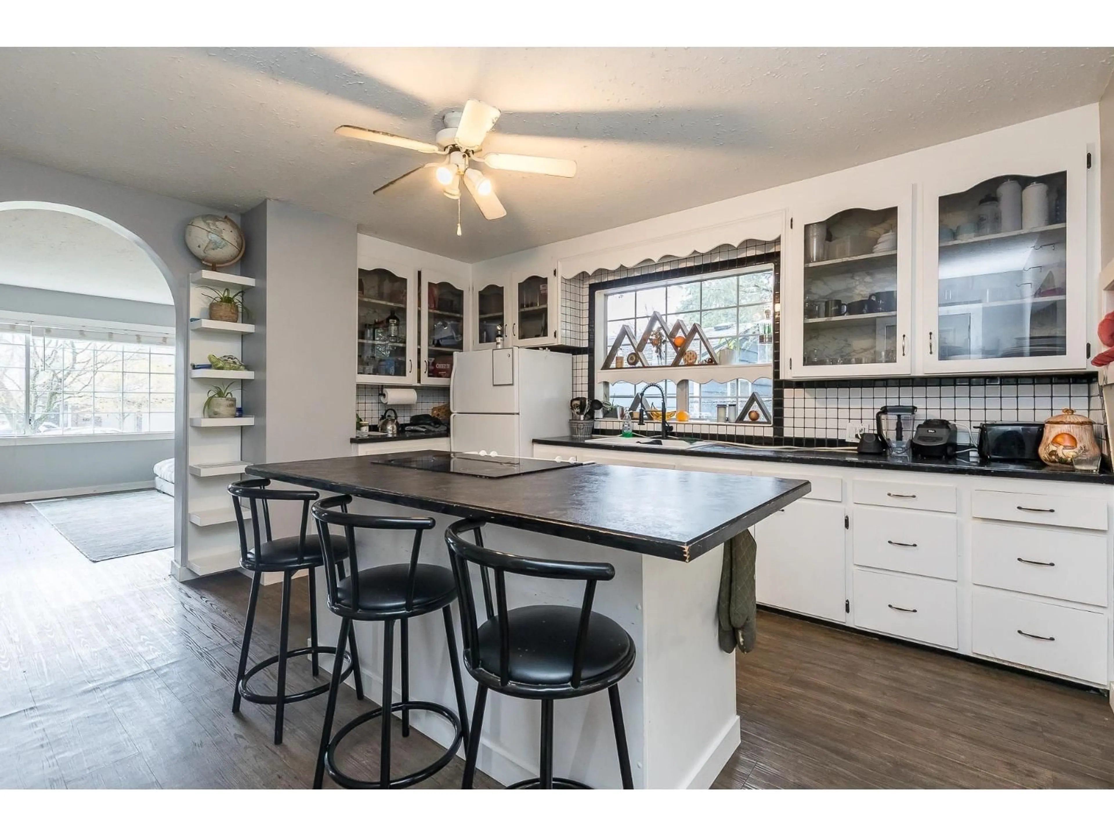 Open concept kitchen, unknown for 33944 MCCRIMMON DRIVE, Abbotsford British Columbia V2T2V3