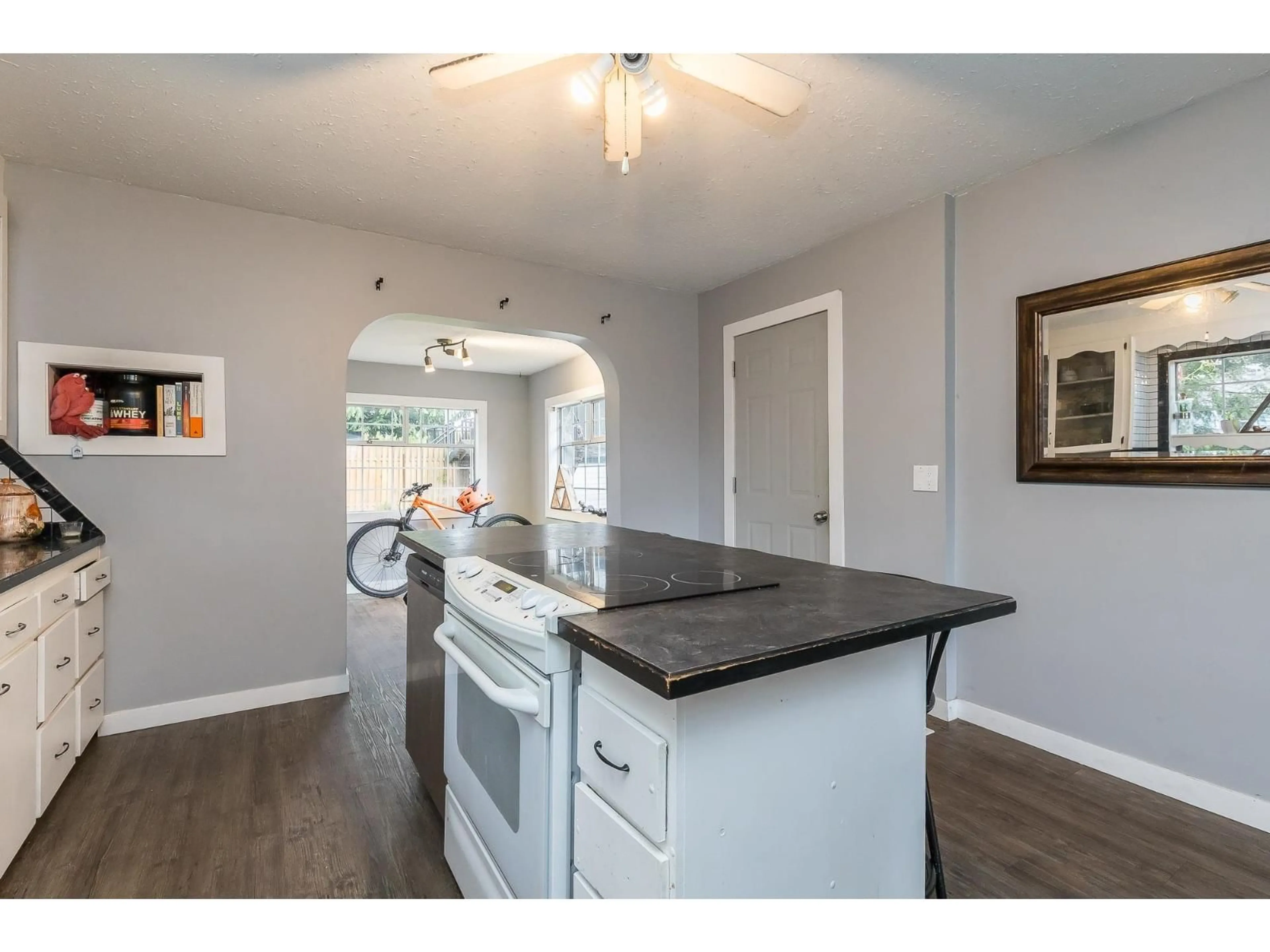 Open concept kitchen, unknown for 33944 MCCRIMMON DRIVE, Abbotsford British Columbia V2T2V3