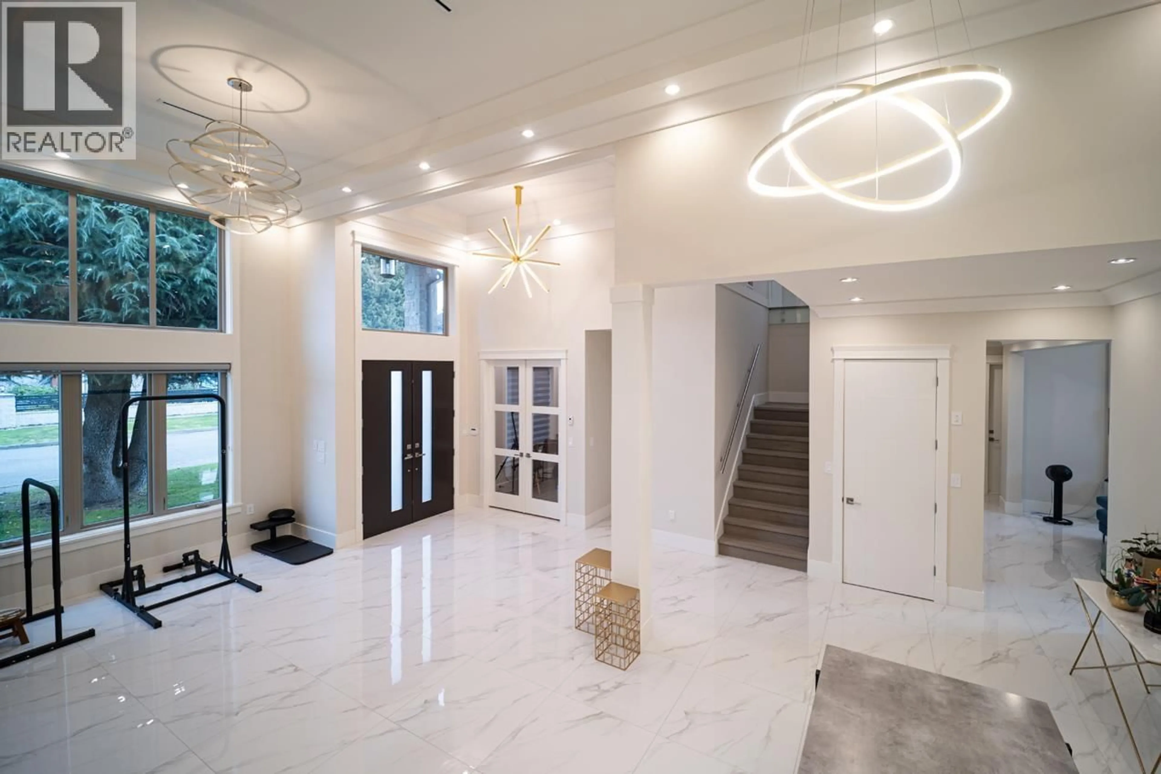 Indoor entryway for 7860 THORMANBY CRESCENT, Richmond British Columbia V7C4G3