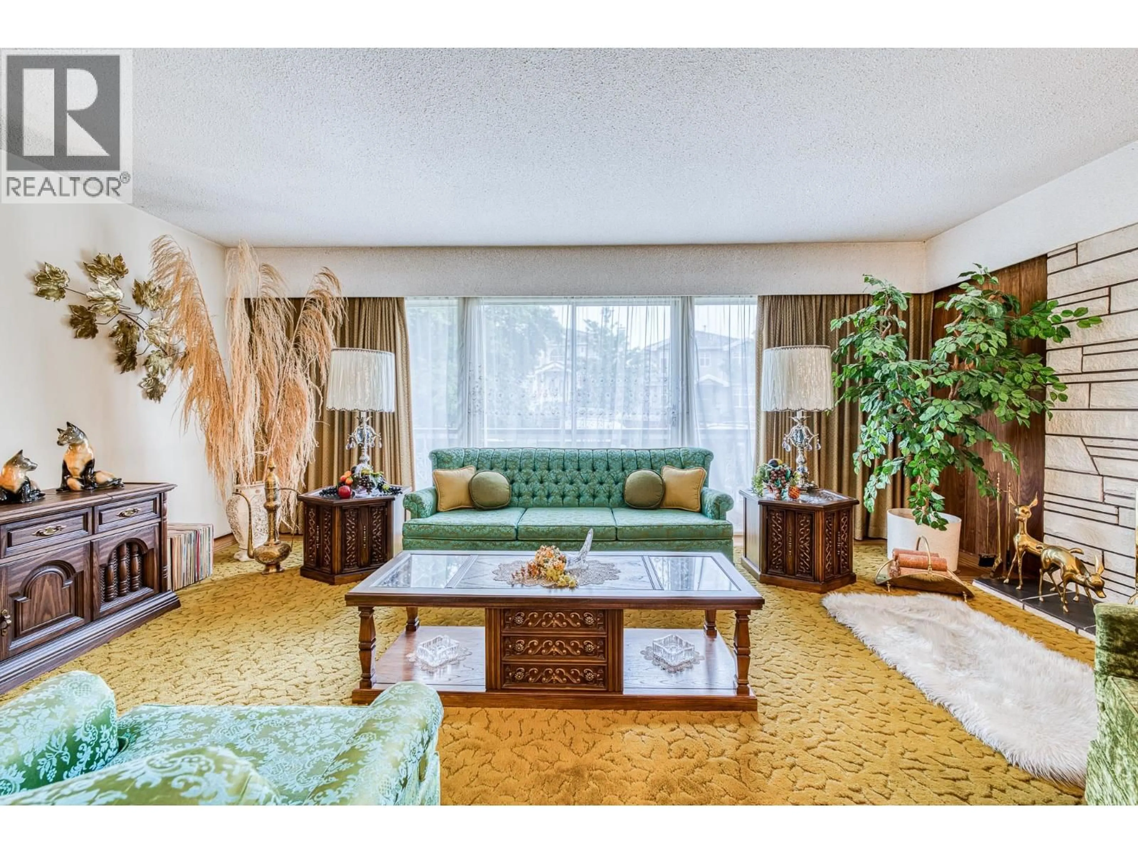 Living room with furniture, carpet floor for 896 56TH AVENUE, Vancouver British Columbia V5X1S2