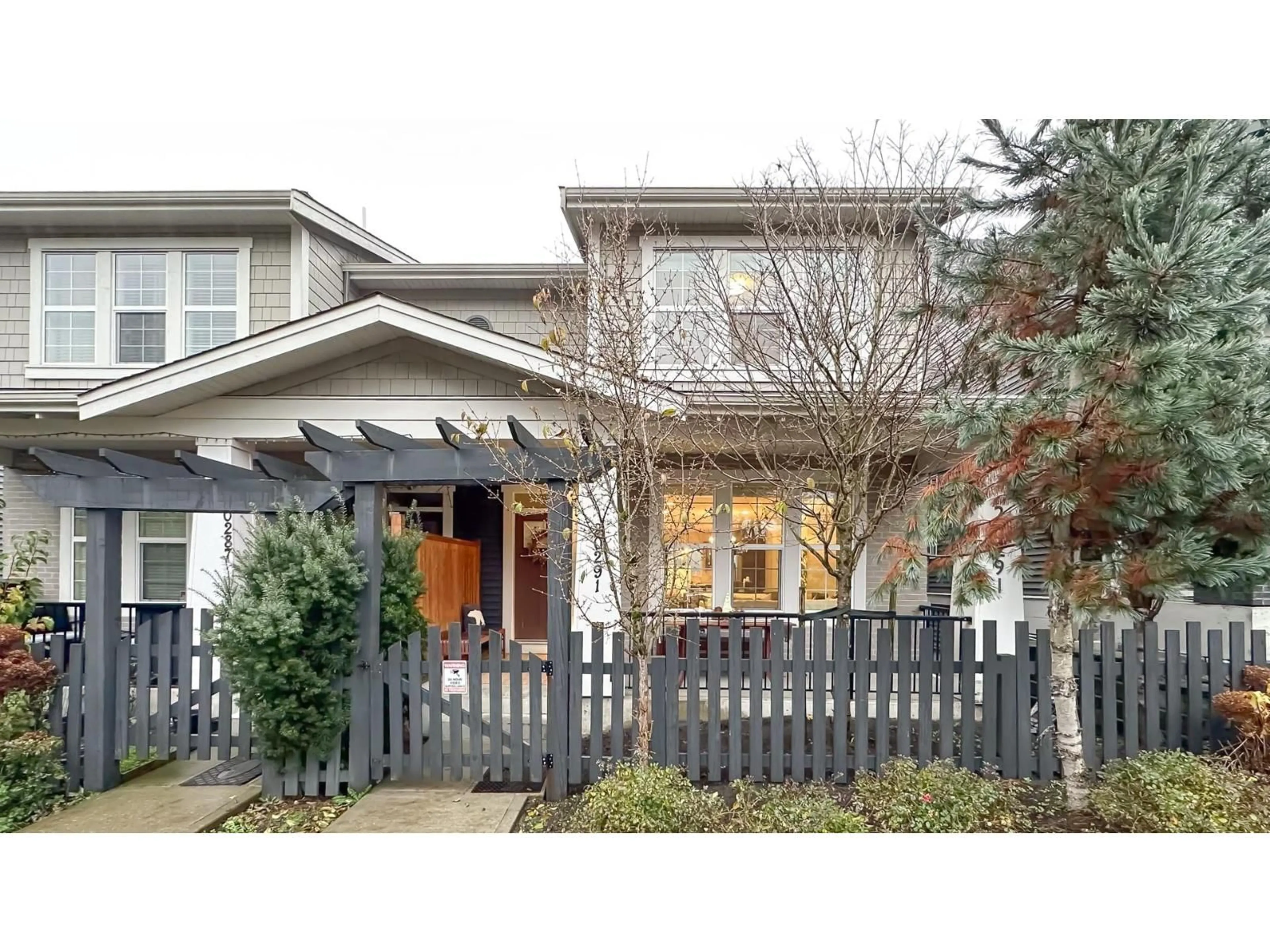 Home with vinyl exterior material, street for 20291 82 AVENUE, Langley British Columbia V2Y0Z1