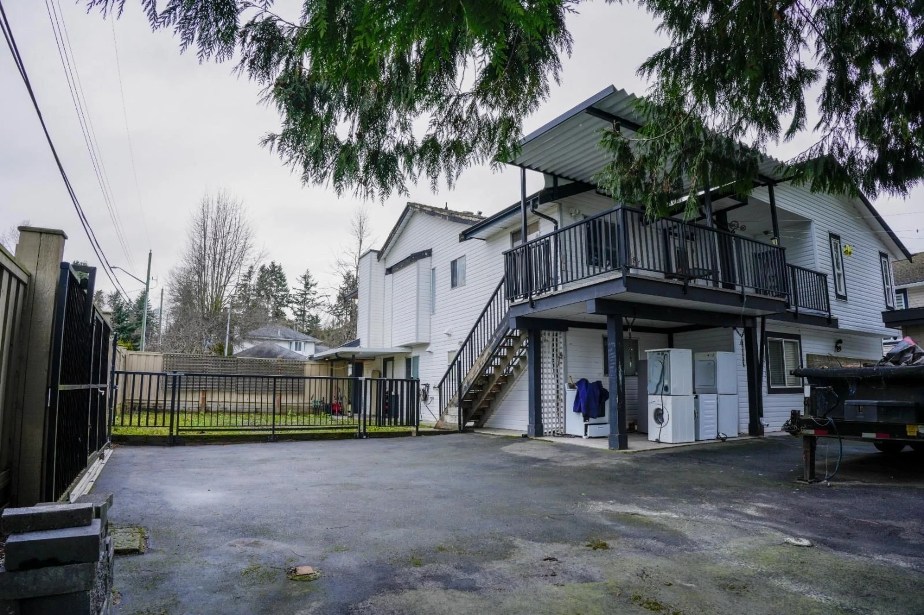 Unknown for 14208 67 AVENUE, Surrey British Columbia V3W0P5