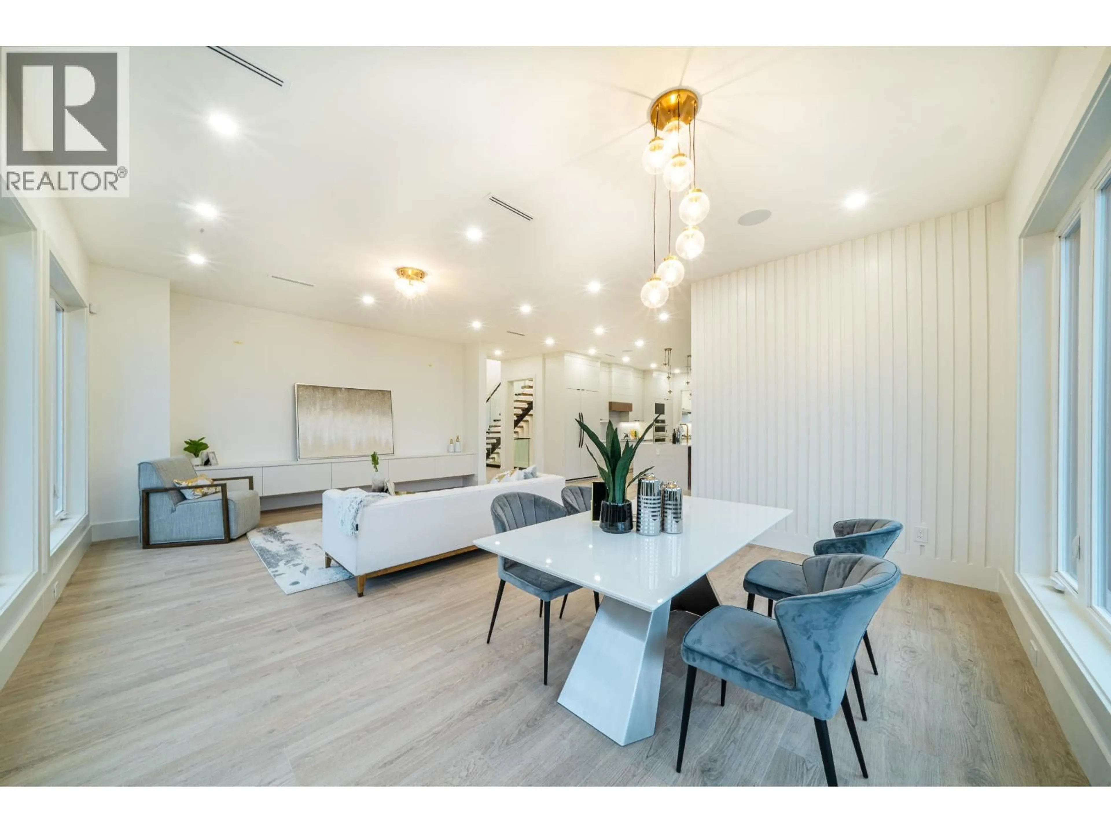 Unknown for 6708 WINCH STREET, Burnaby British Columbia V5B4K2