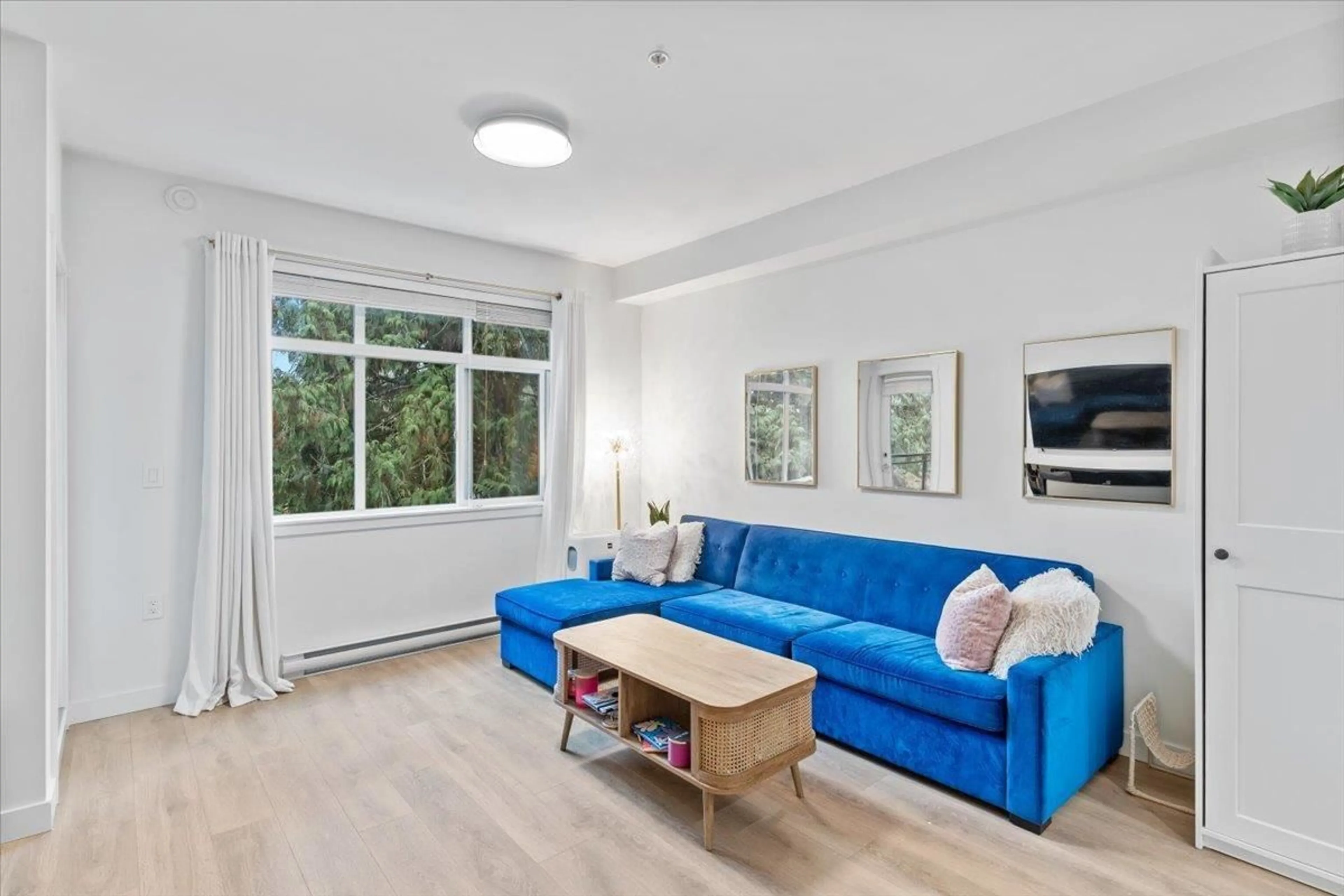 Living room with furniture, unknown for 309 - 5415 BRYDON CRESCENT, Langley British Columbia V3A0N4