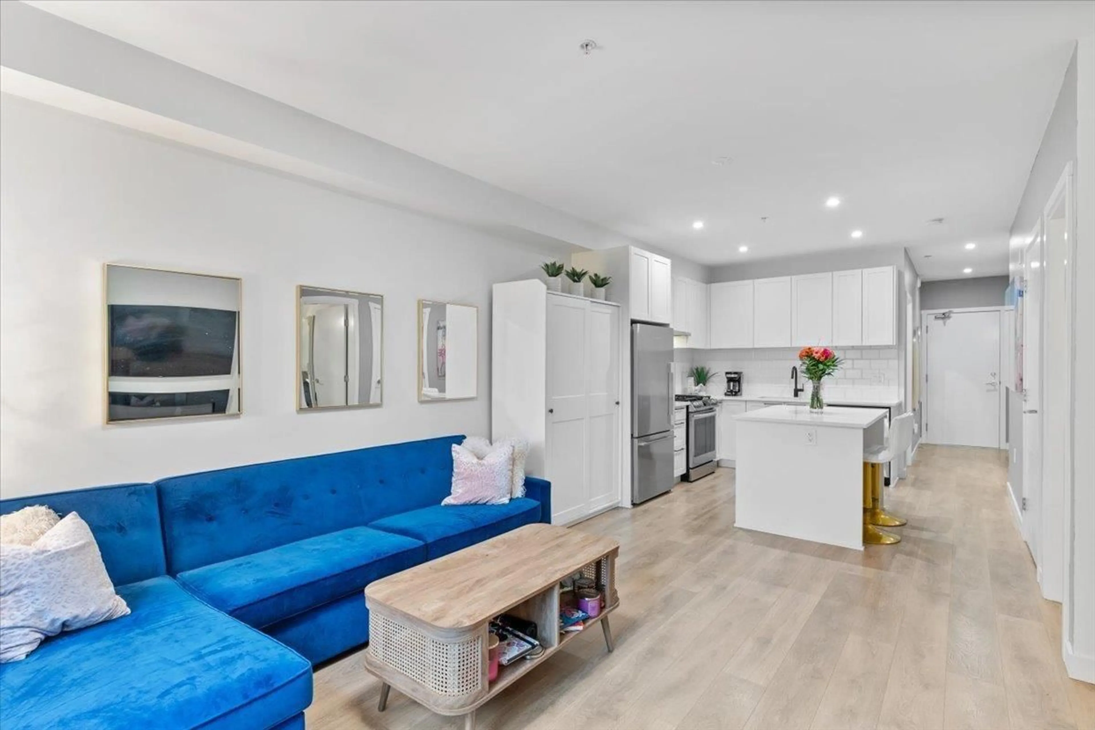 Open concept kitchen, unknown for 309 - 5415 BRYDON CRESCENT, Langley British Columbia V3A0N4