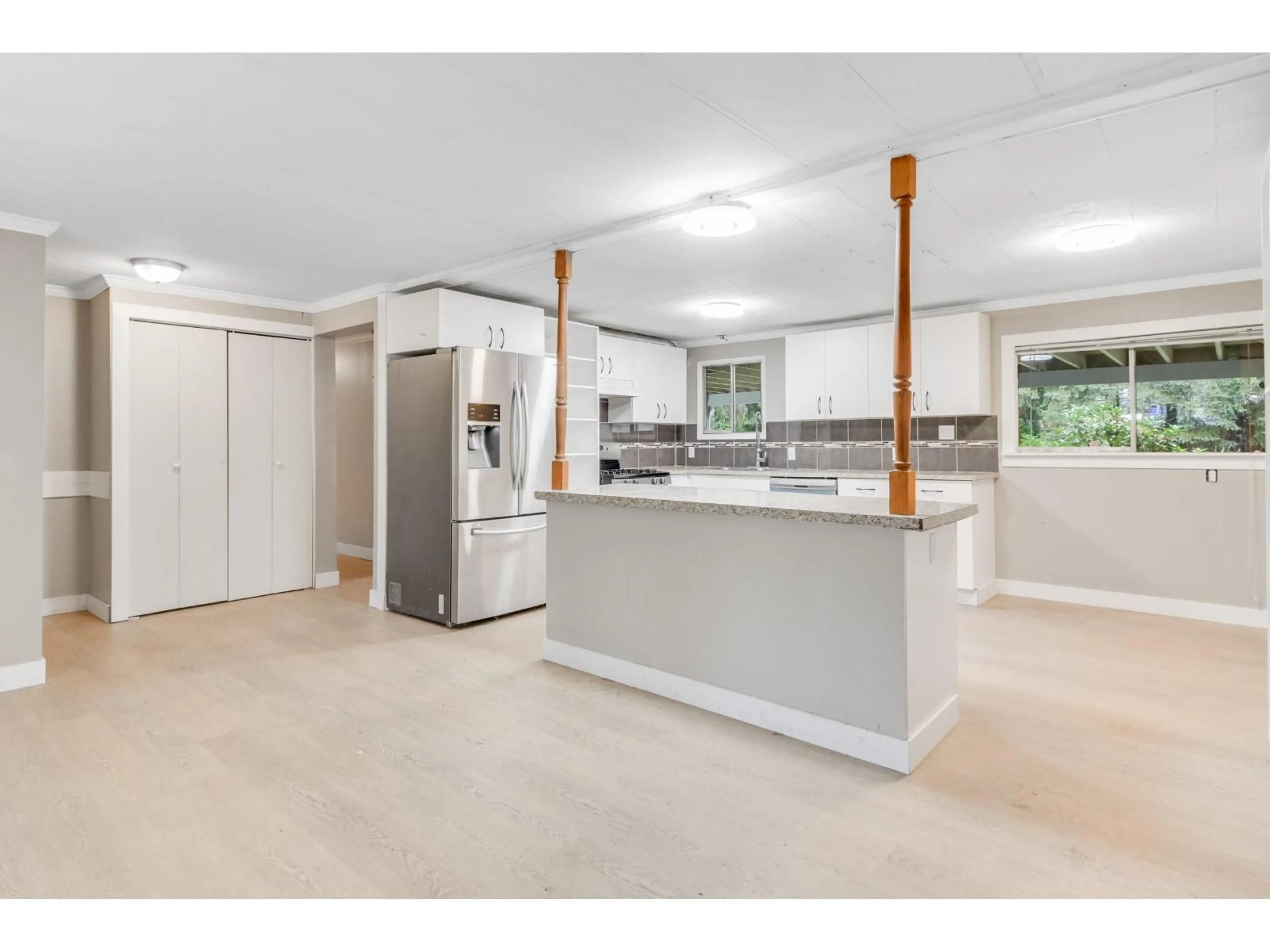 Open concept kitchen, ceramic/tile floor for 1 - 49011 SHELDON ROAD, Chilliwack British Columbia V4Z1B9