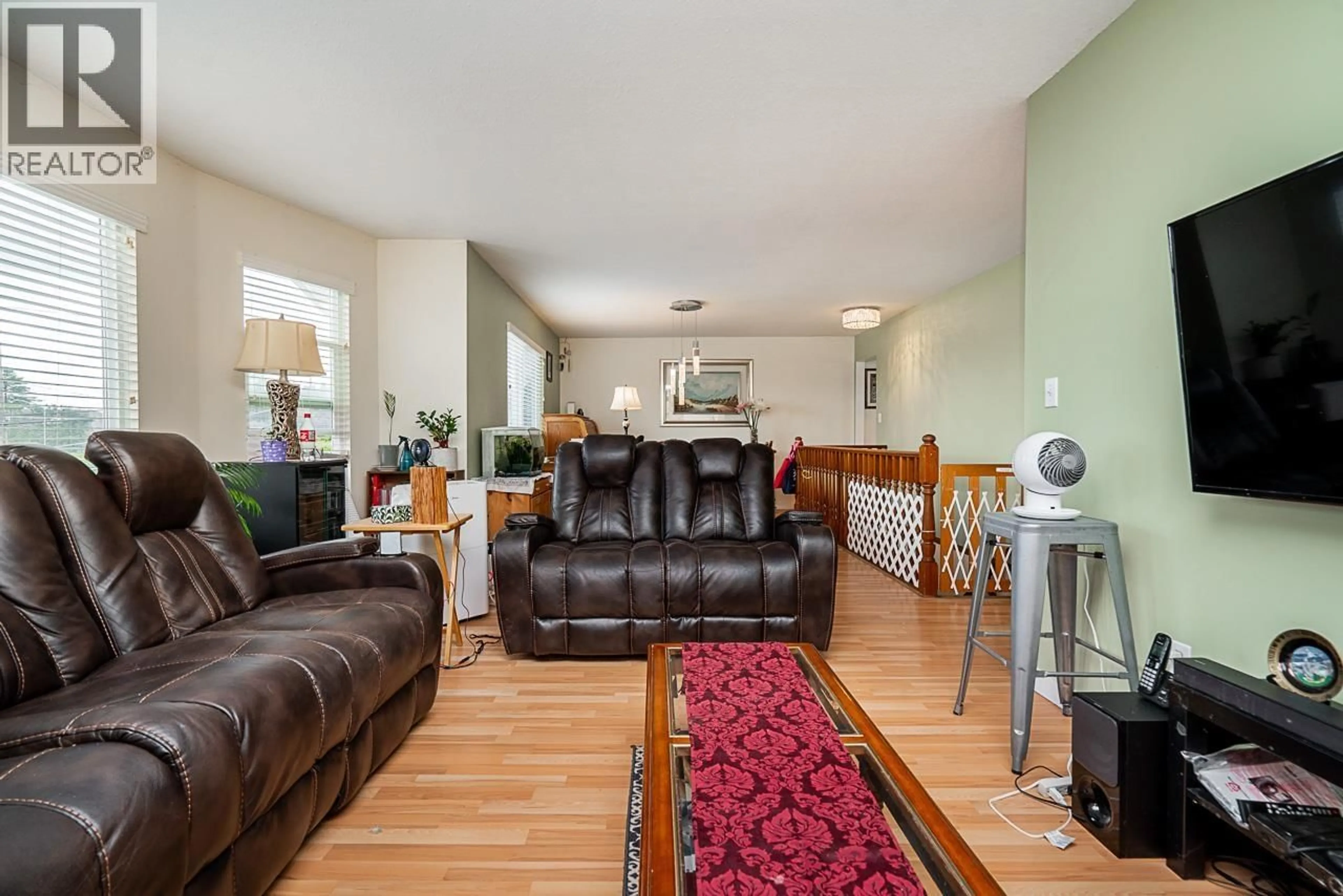 Living room with furniture, unknown for 527 COLUMBIA STREET, New Westminster British Columbia V3L3X8