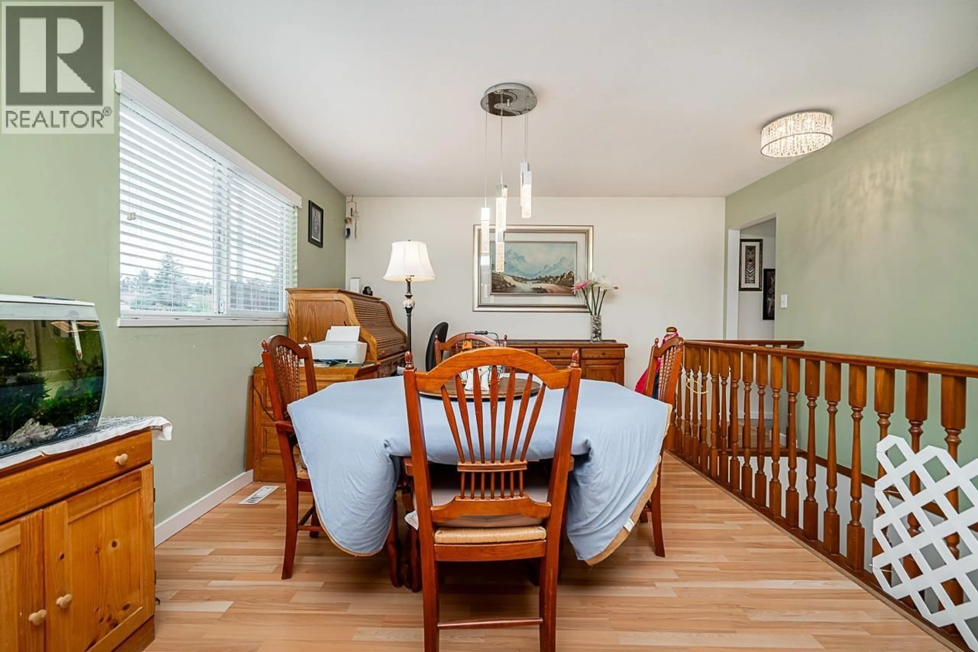 Dining room, wood/laminate floor for 527 COLUMBIA STREET, New Westminster British Columbia V3L3X8