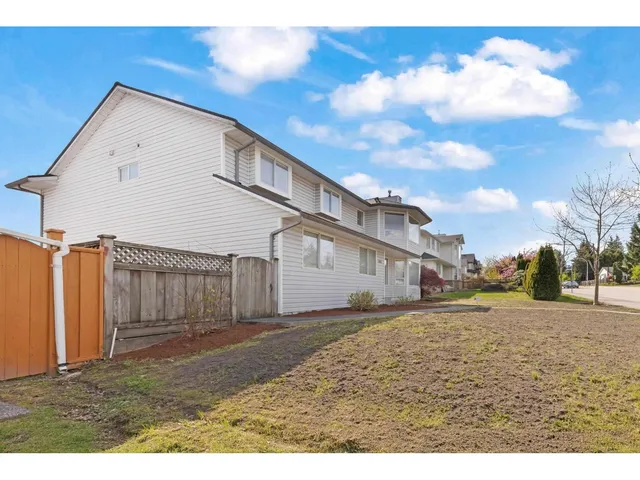 15852 100 AVENUE, Surrey 2