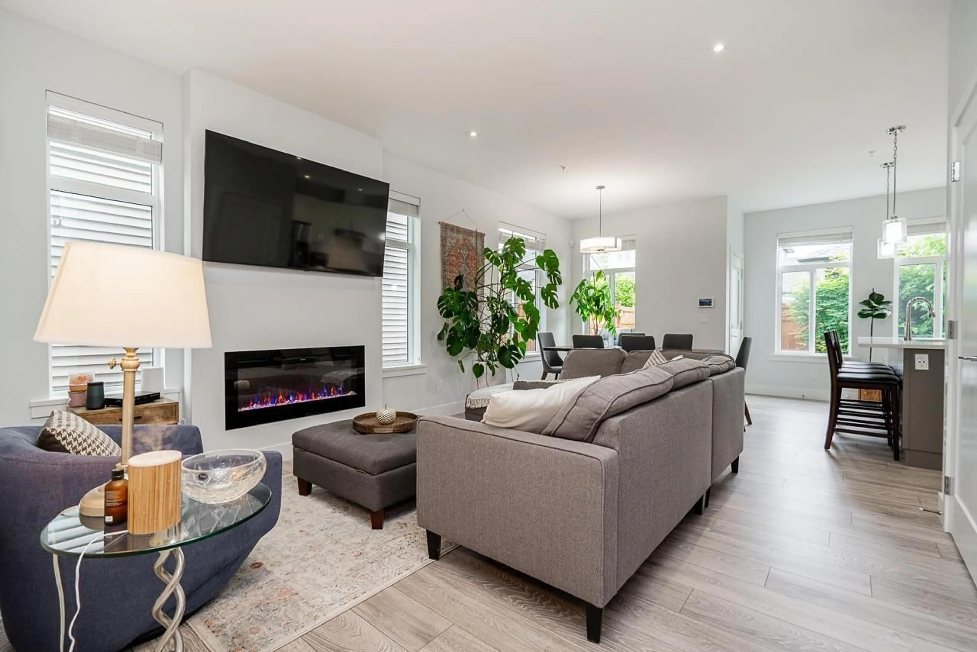 Living room with furniture, unknown for 20498 78 AVENUE, Langley British Columbia V2Y4K3