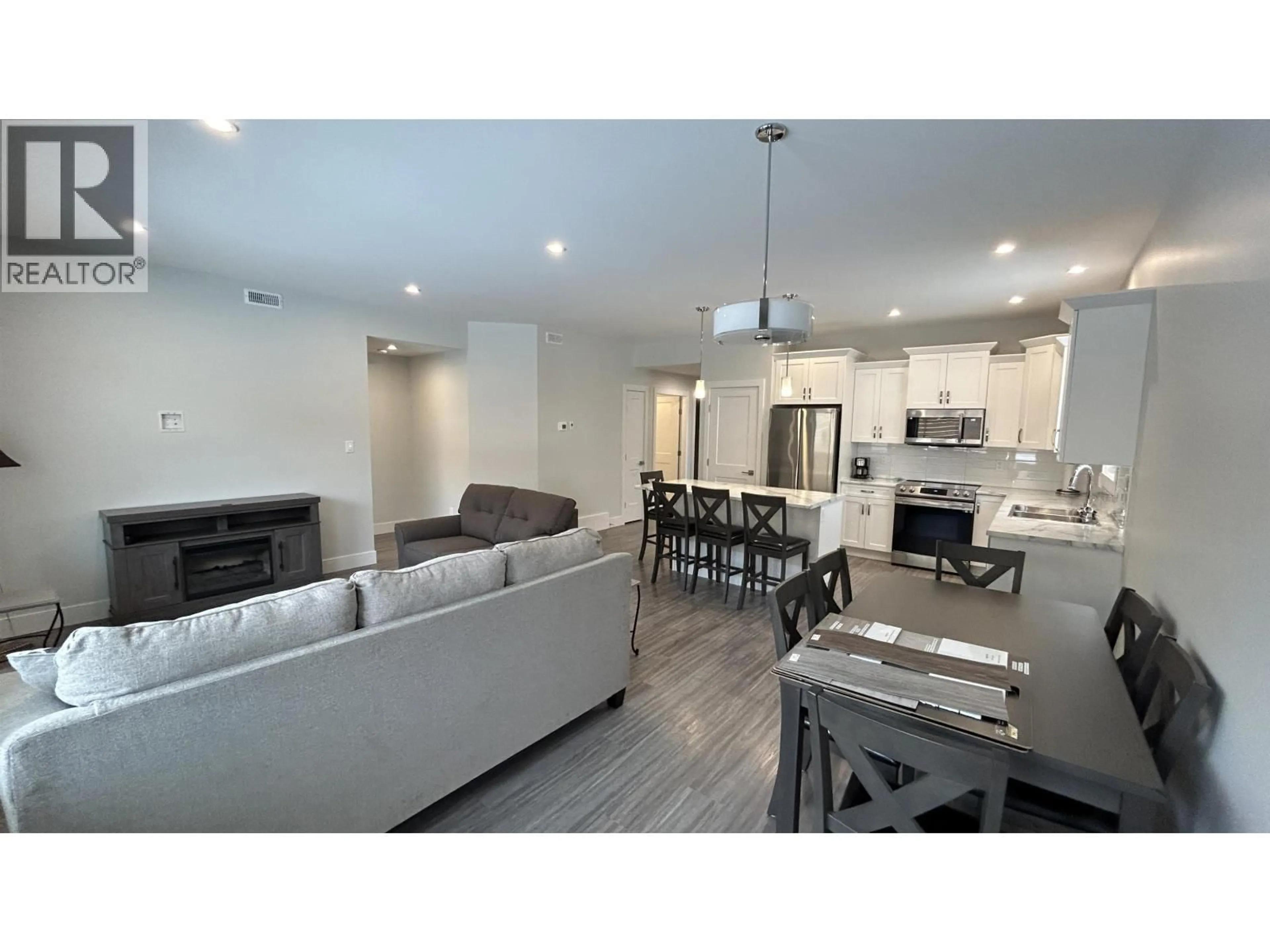 Open concept kitchen, unknown for 14 - 105 FOREST RIDGE ROAD, 100 Mile House British Columbia V0K2E0