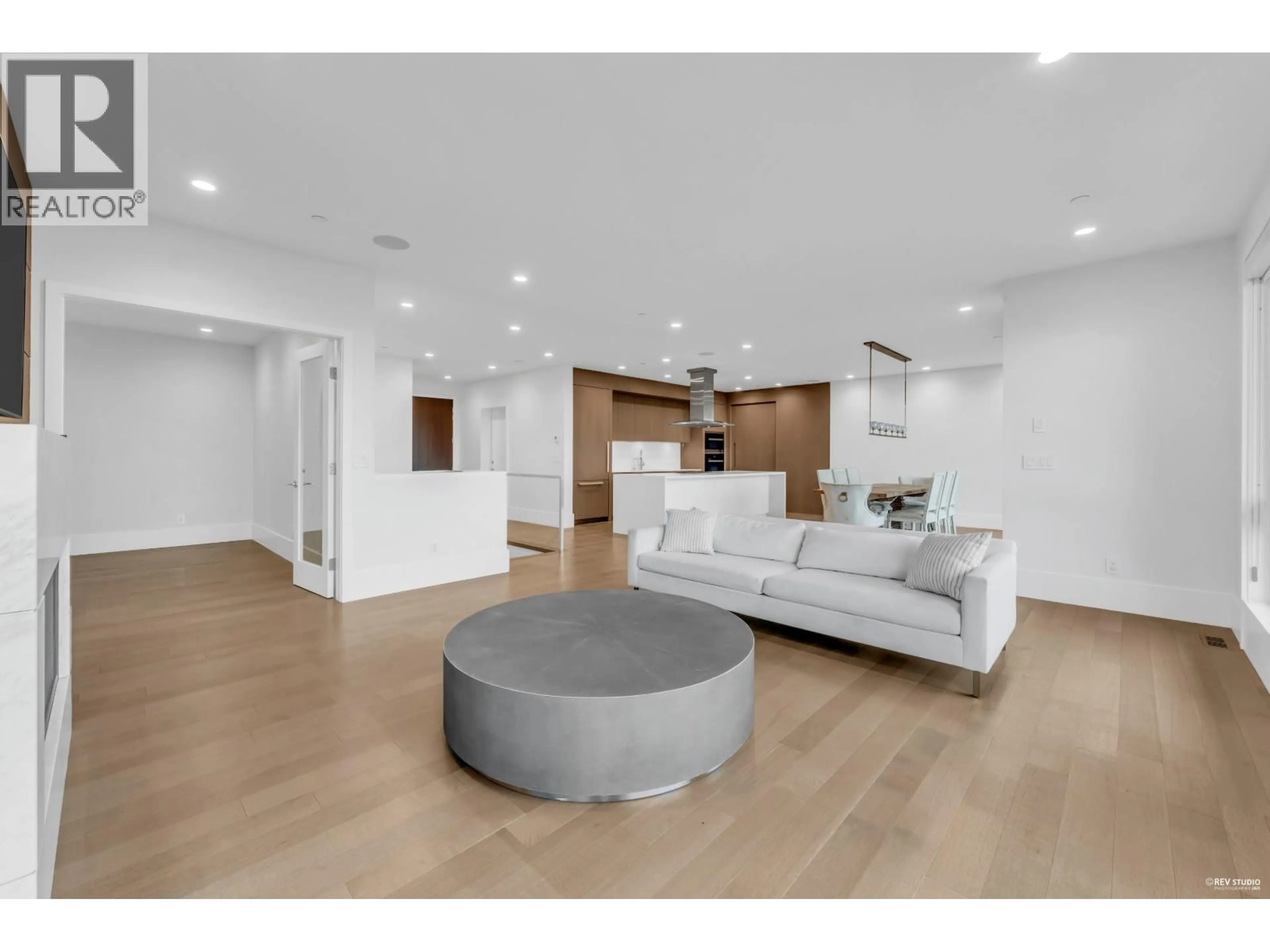 Living room with furniture, unknown for 3018 BURFIELD PLACE, West Vancouver British Columbia V7S0A9