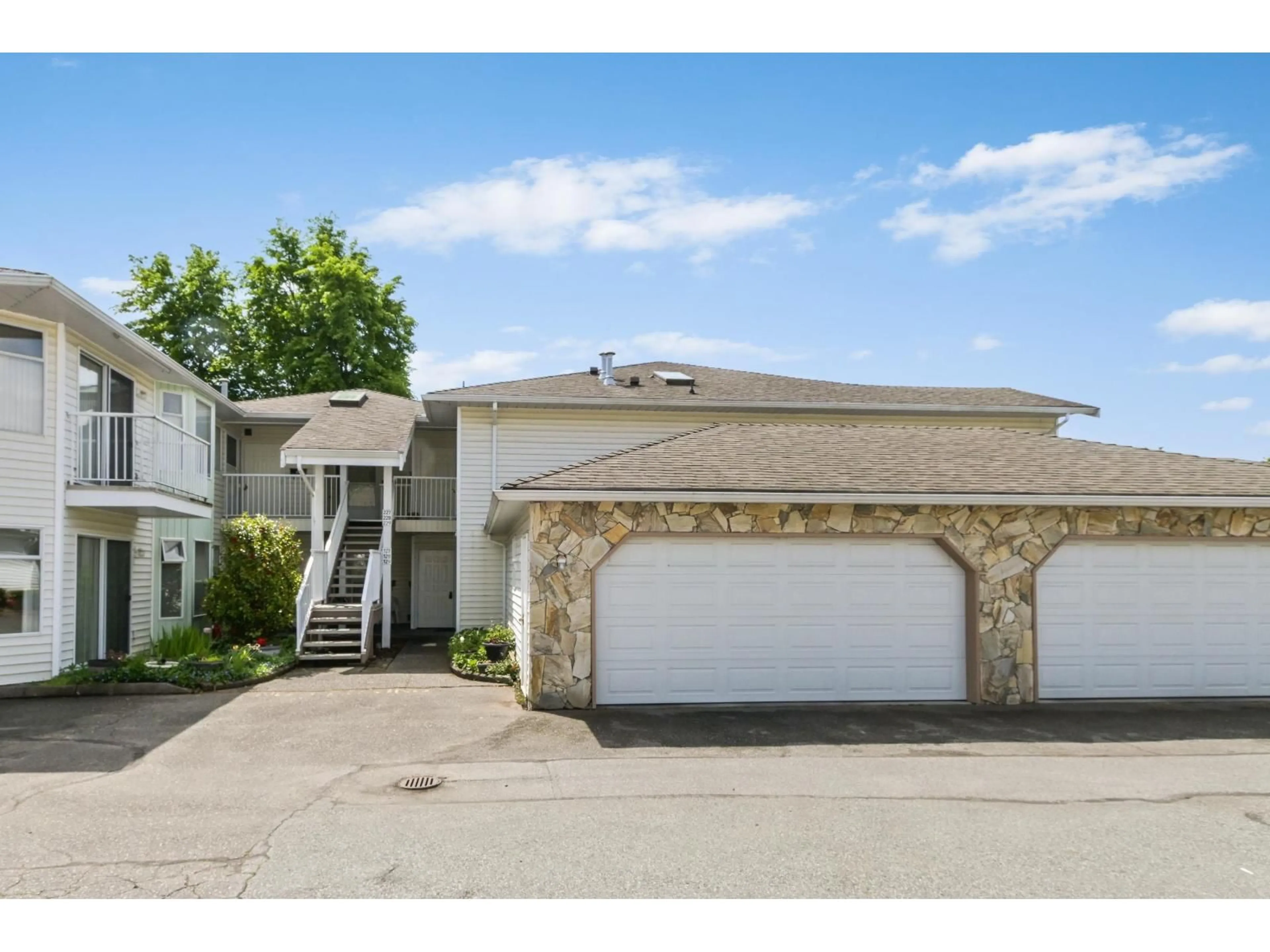 Unknown for 228 - 7156 121 STREET, Surrey British Columbia V3W0J6