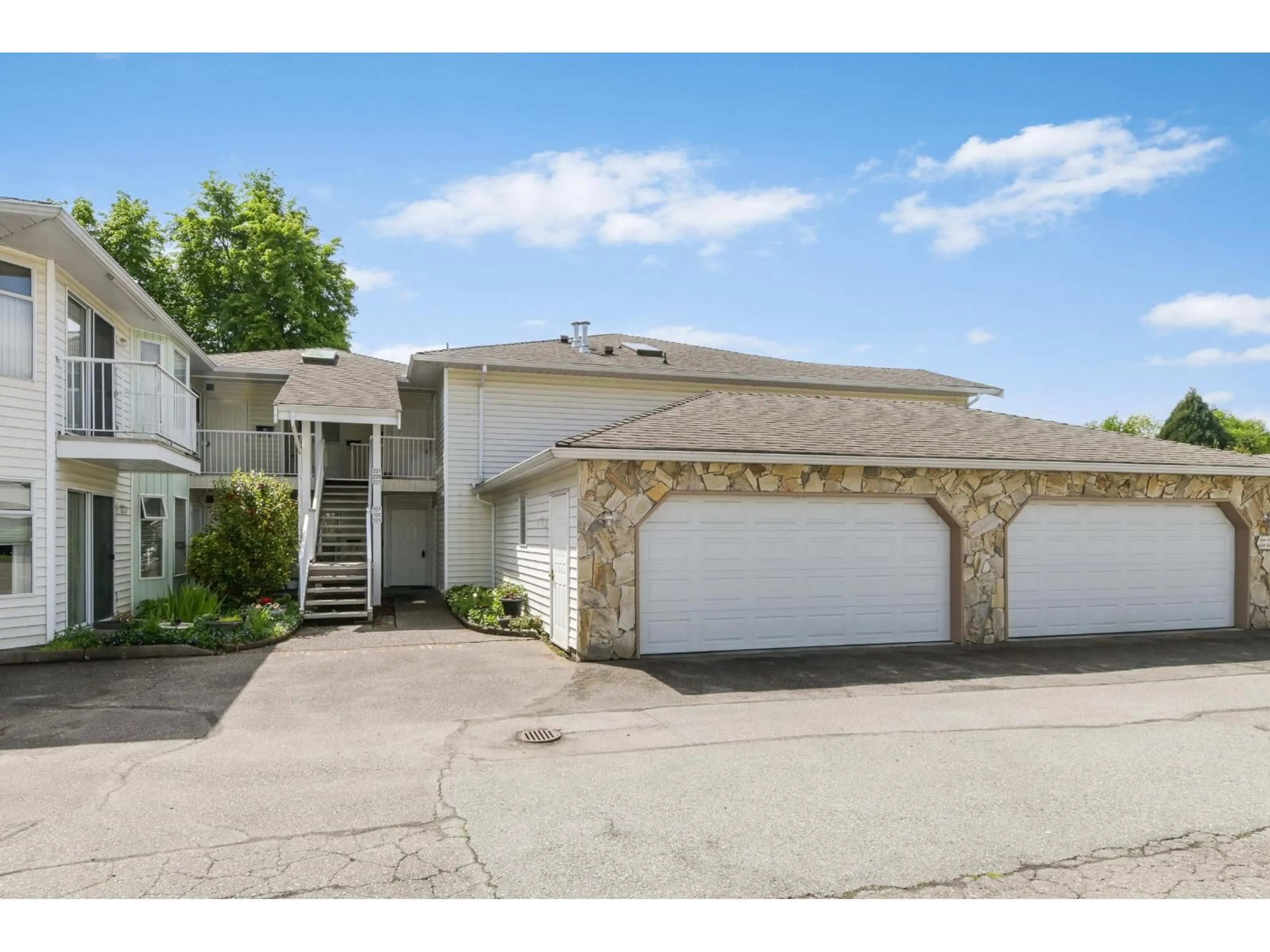 Unknown for 228 - 7156 121 STREET, Surrey British Columbia V3W0J6