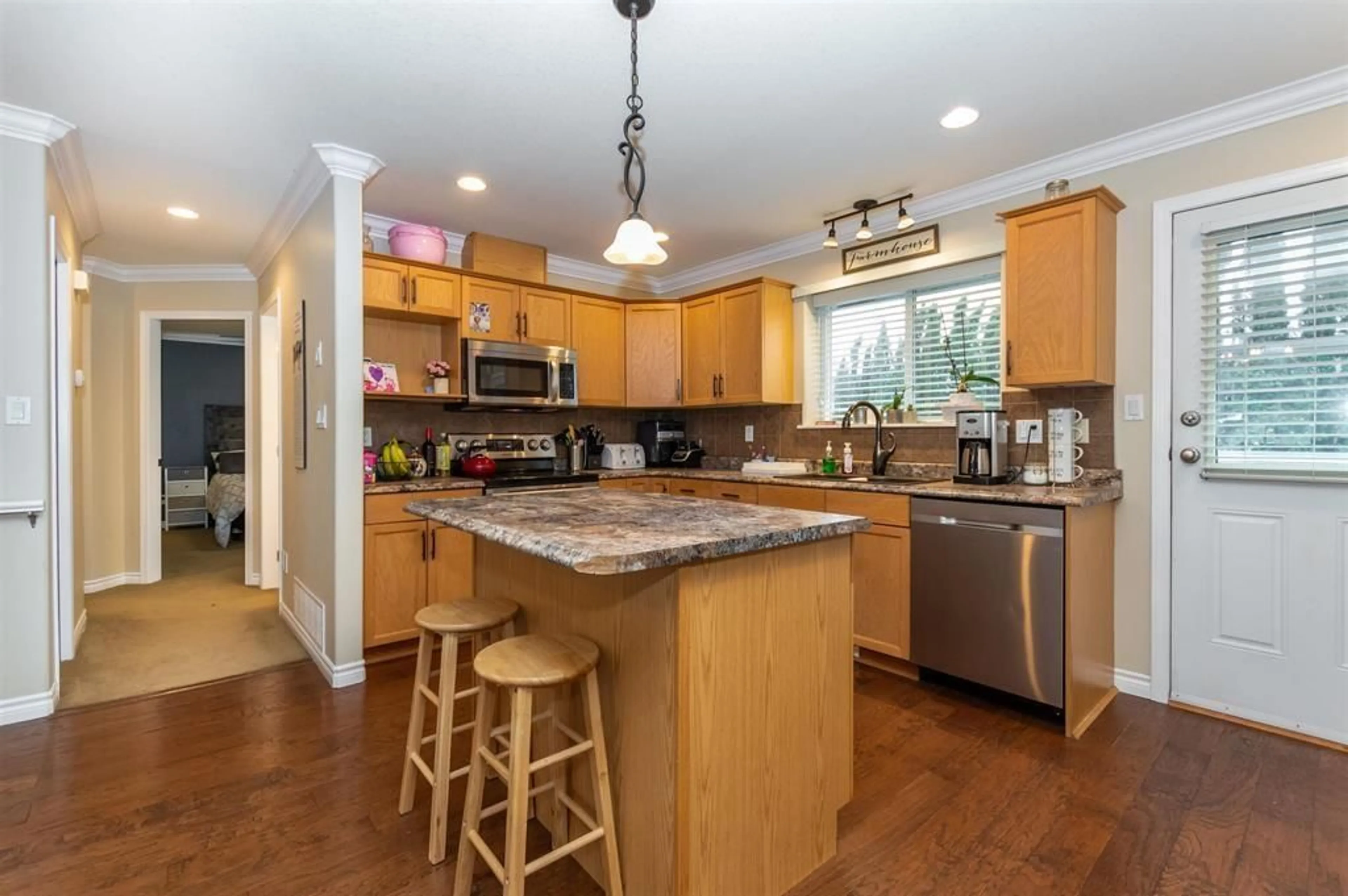 Open concept kitchen, unknown for 7324 PRASMOUNT PLACE, Agassiz British Columbia V0M1A0
